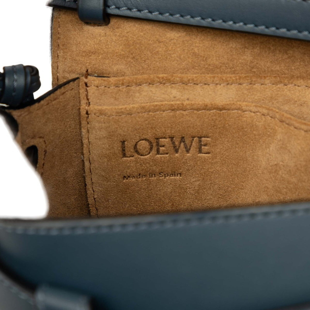 Loewe Navy Leather Shoulder Bag (Pre-Owned)