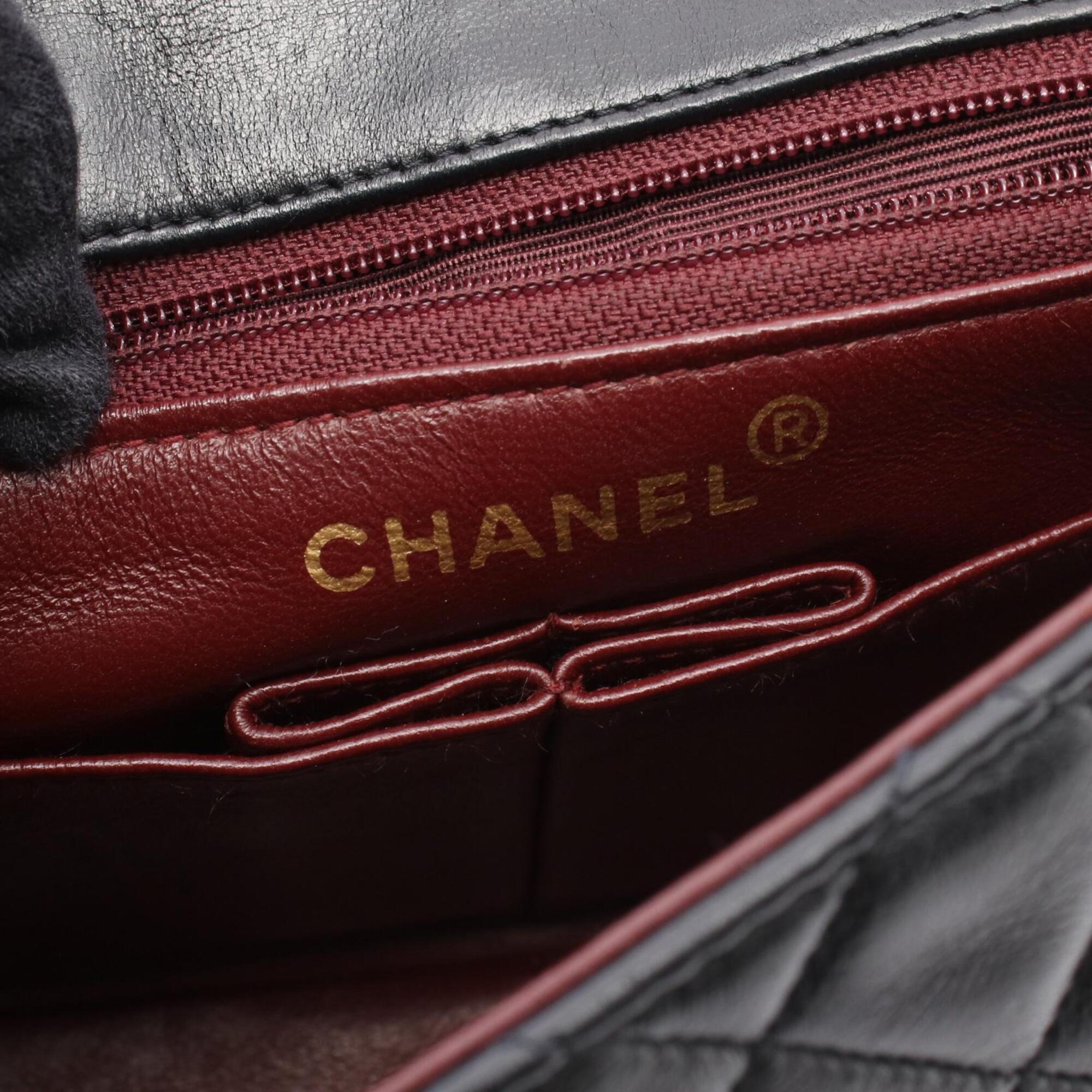 Chanel Black Leather Handbag Shoulder Bag (Pre-Owned)