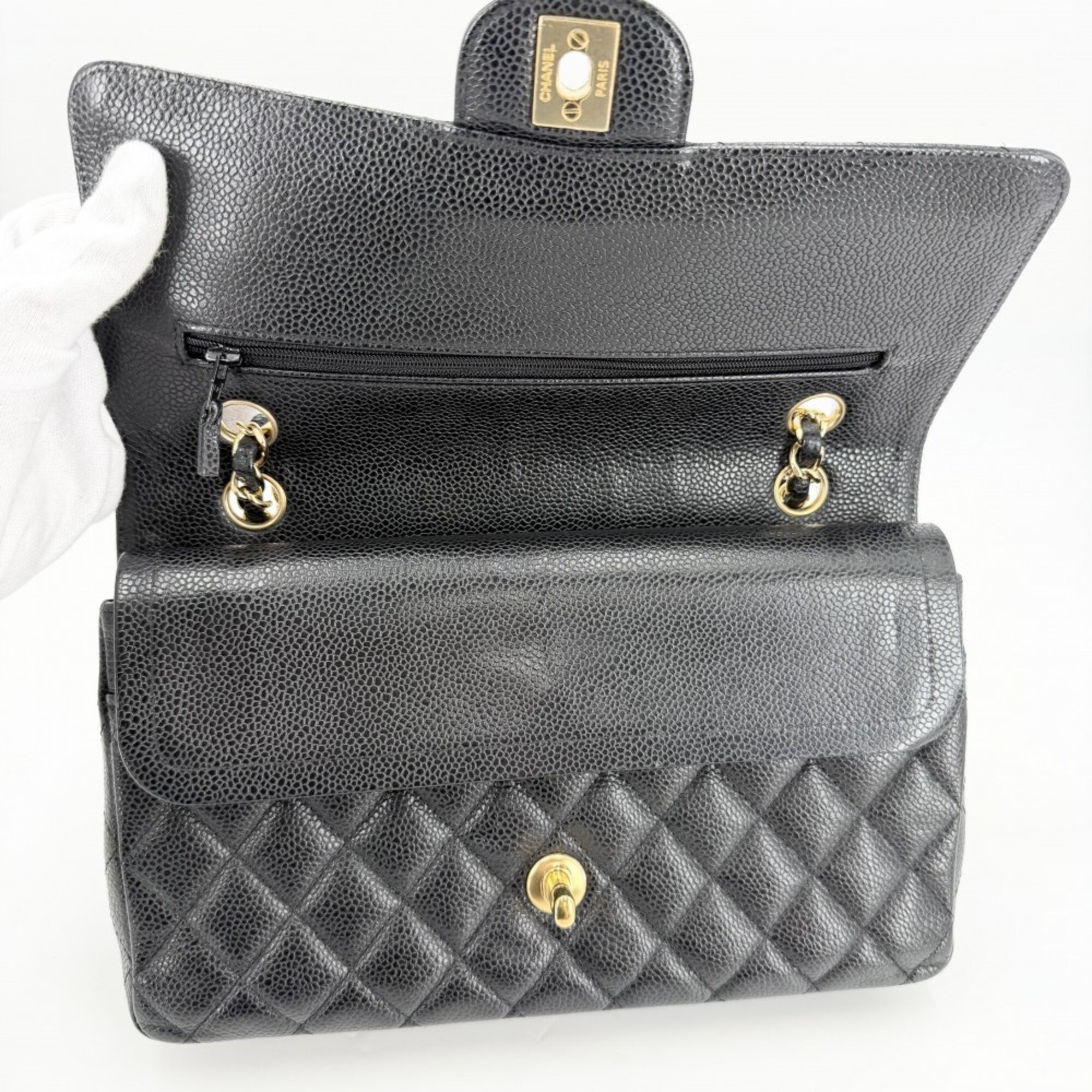 Chanel Black Grained Calfskin Shoulder Bag (Pre-Owned)