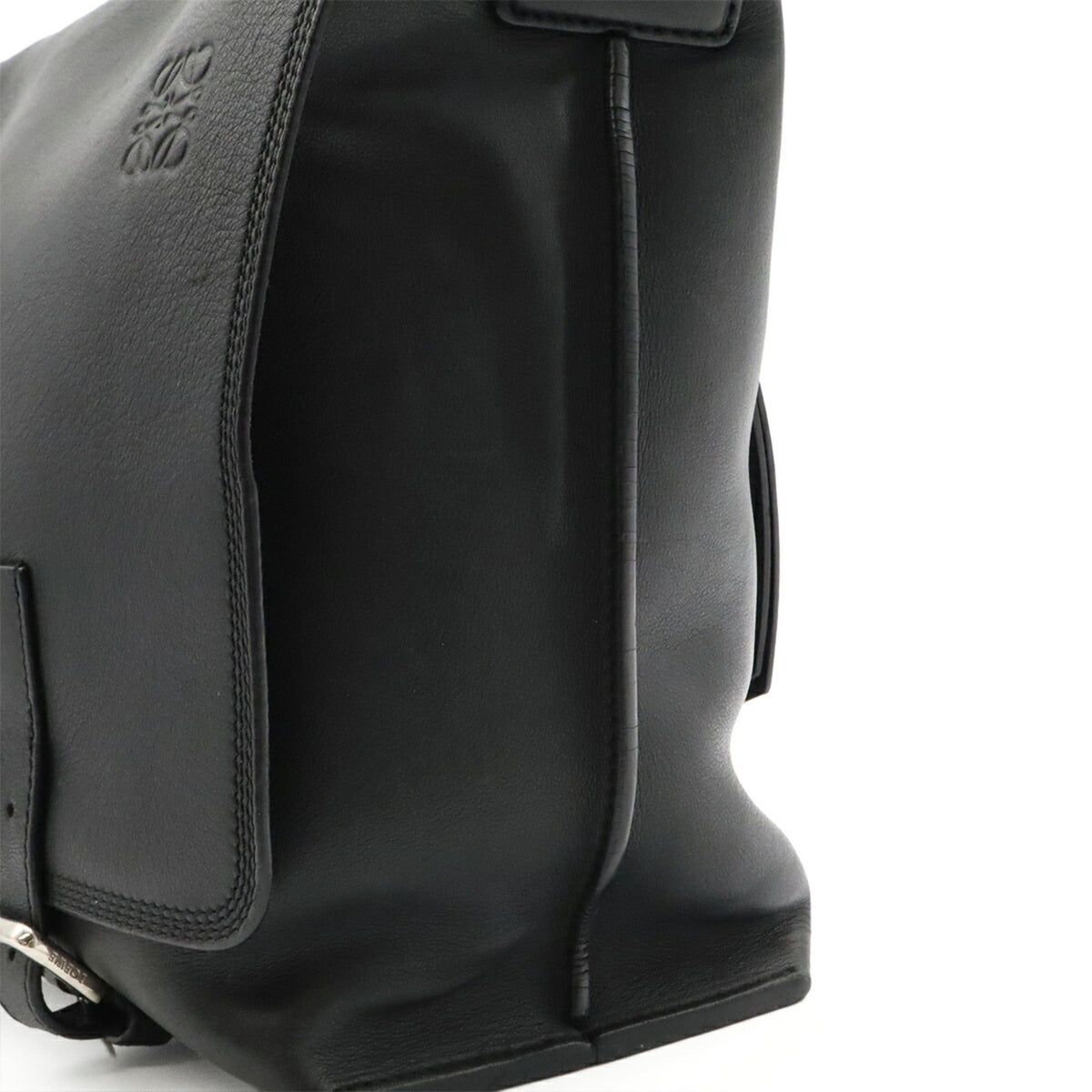 Loewe Black Canvas Shoulder Bag (Pre-Owned)