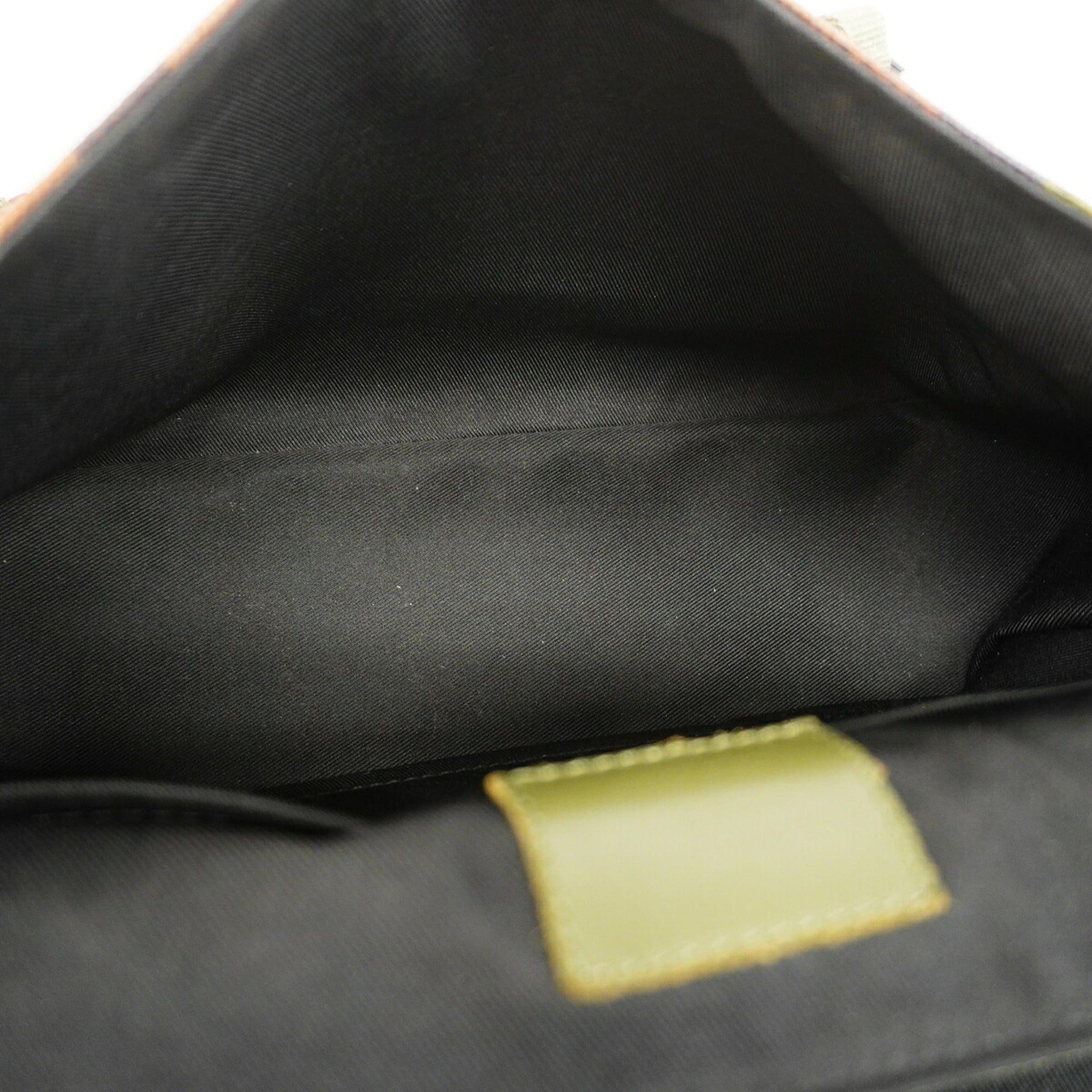 Louis Vuitton Green Shoulder Bag (Pre-Owned)
