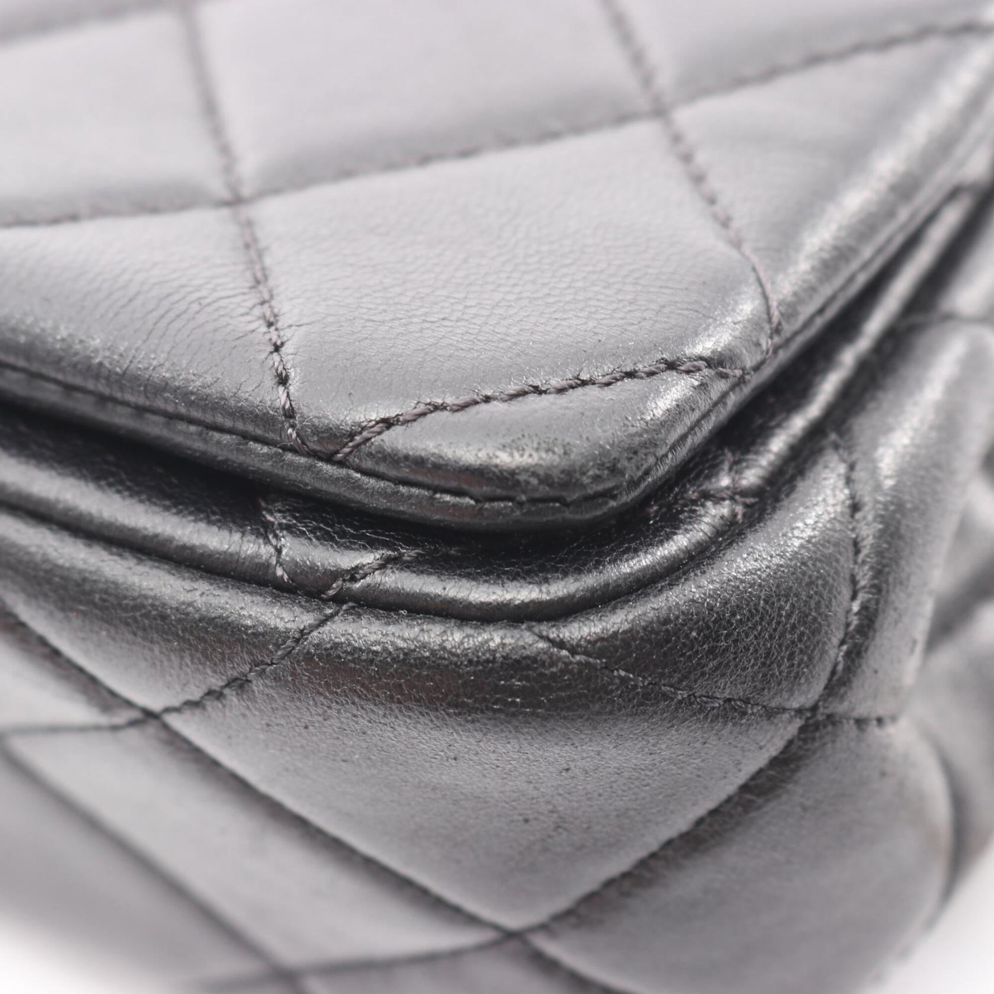 Chanel Black Leather Handbag Shoulder Bag (Pre-Owned)