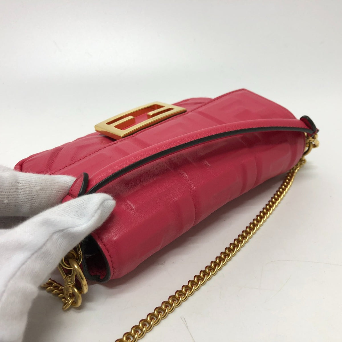 Fendi Pink Leather Shoulder Bag (Pre-Owned)