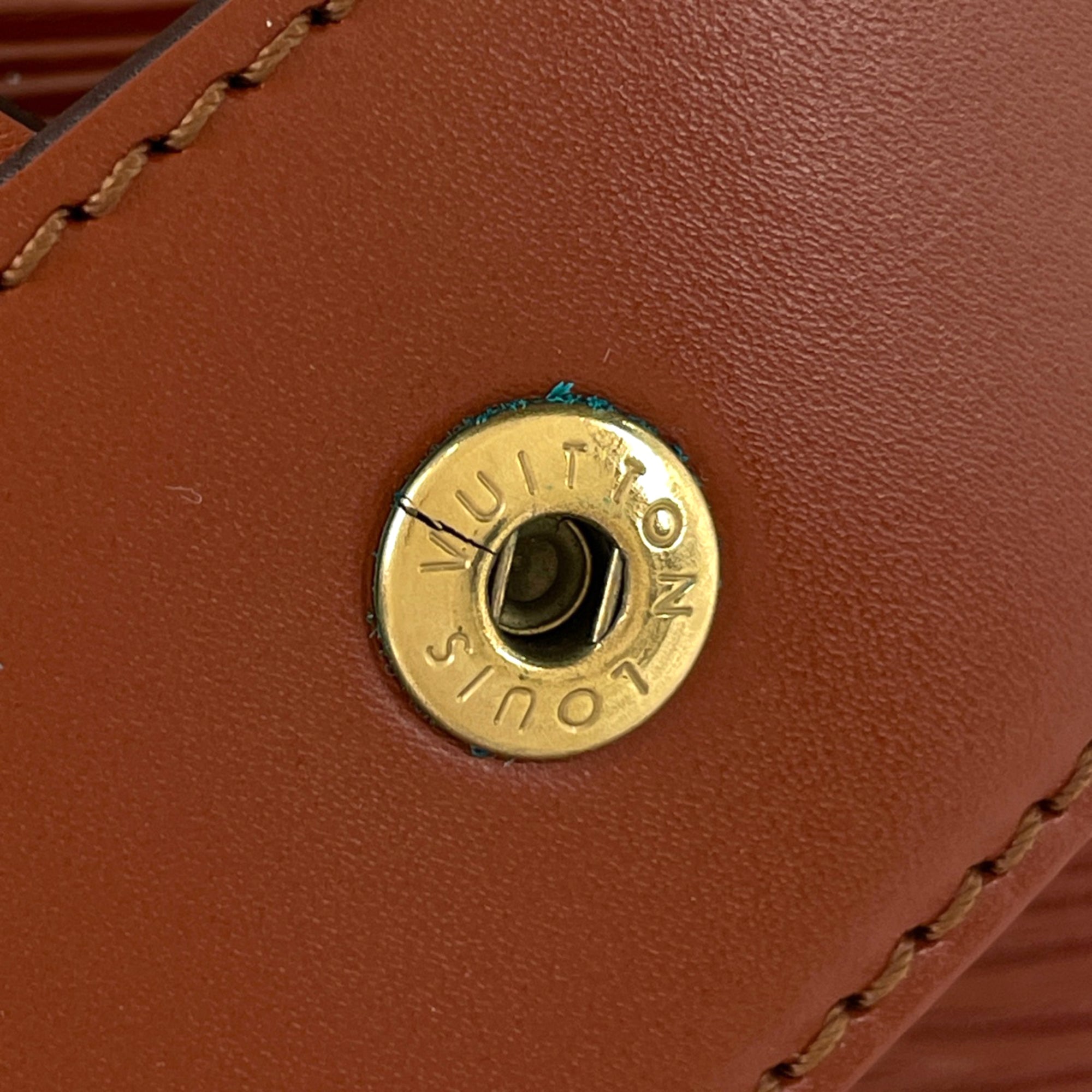 Louis Vuitton Brown Epi Leather Shoulder Bag (Pre-Owned)