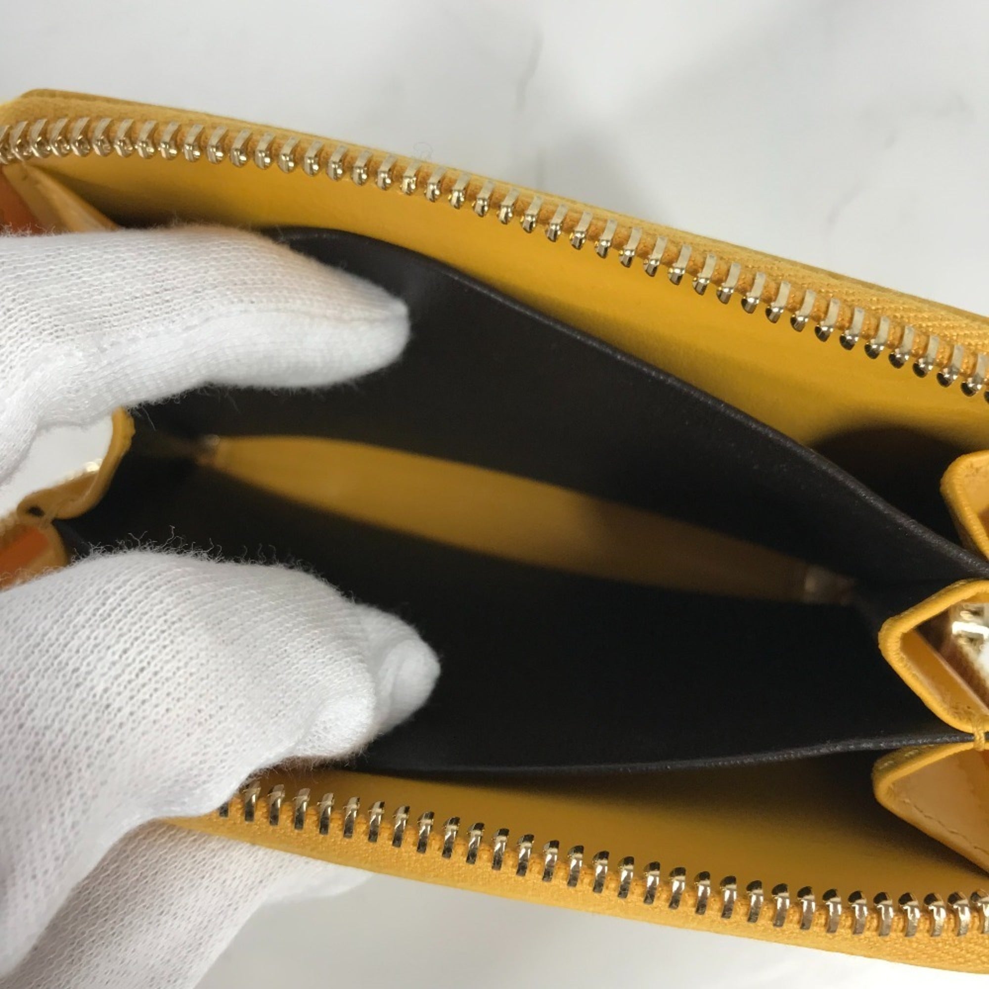 Gucci Yellow Long Wallet (Bi-Fold) (Pre-Owned)