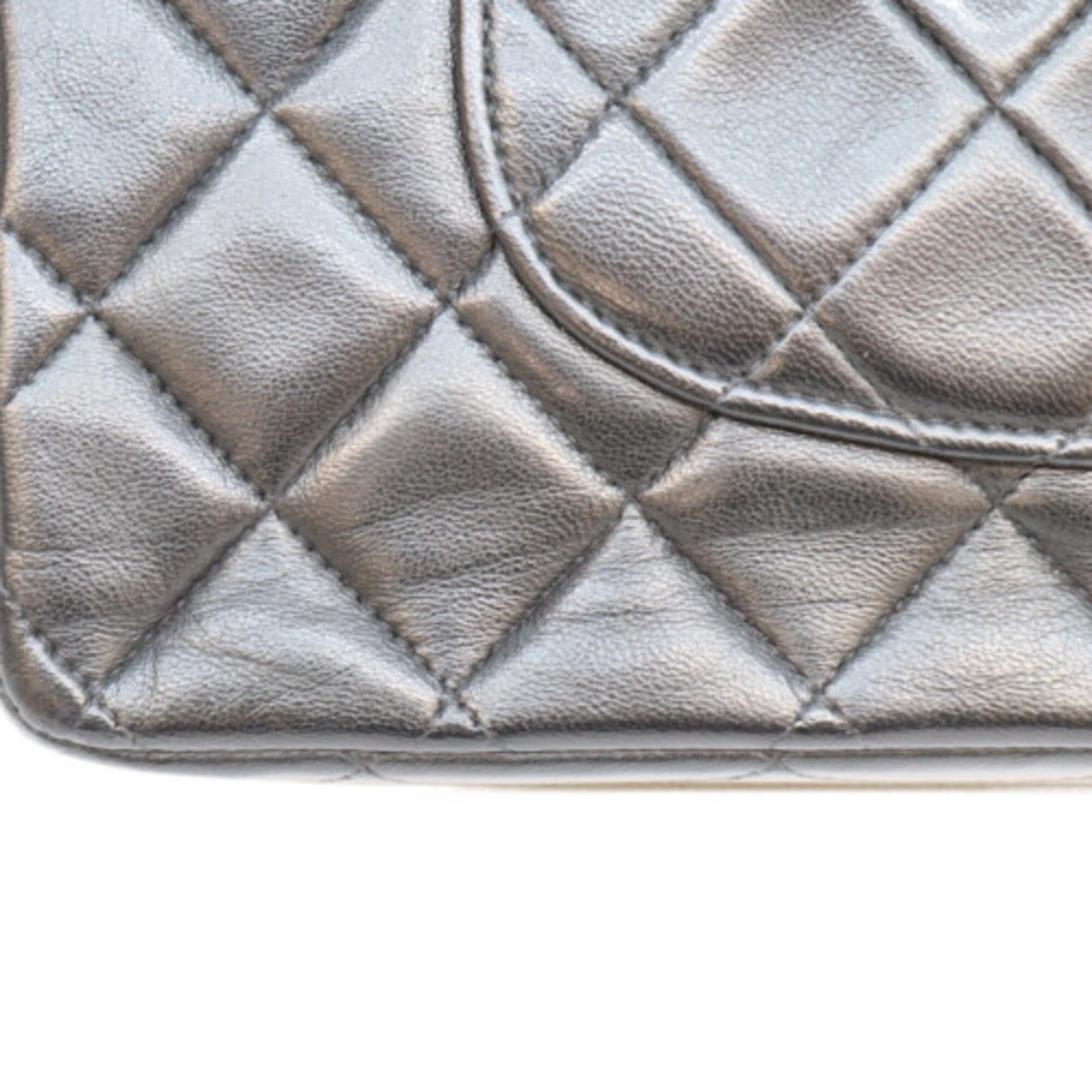 Chanel Black Leather Shoulder Bag (Pre-Owned)