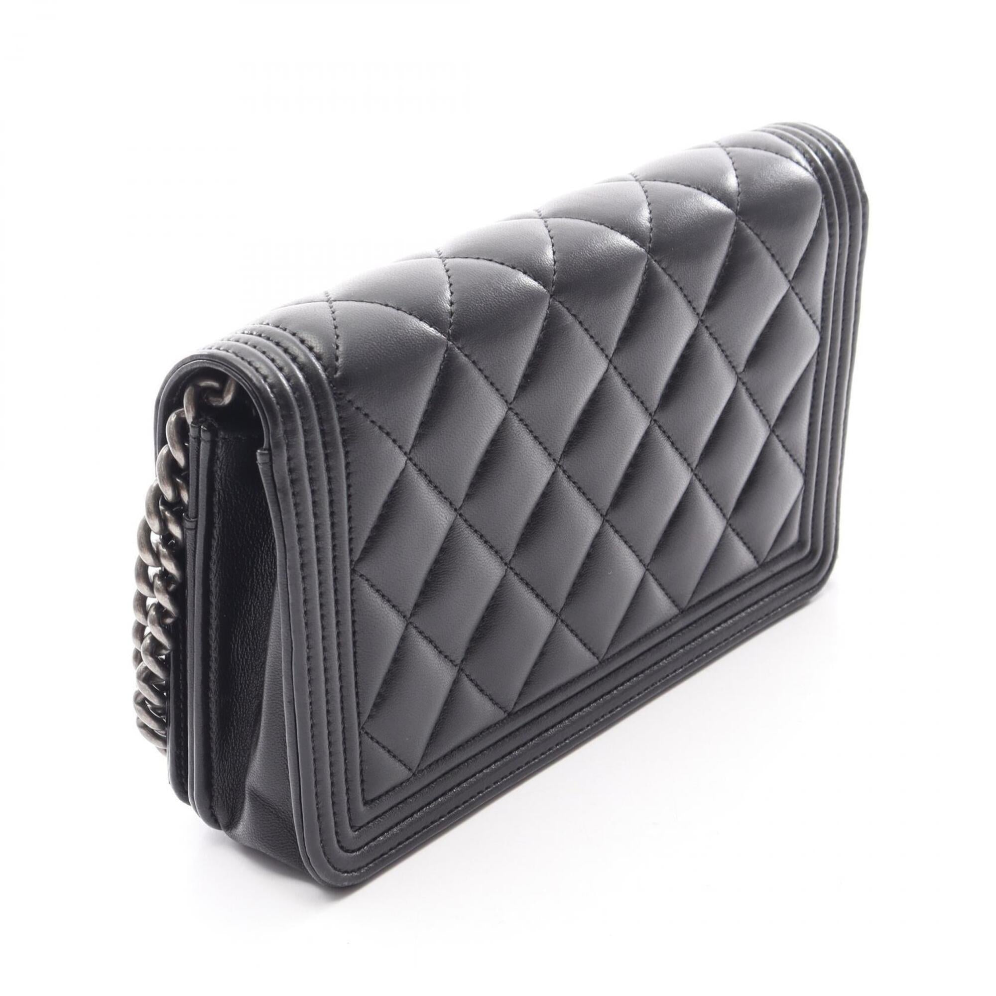 Chanel Black Leather Handbag Shoulder Bag (Pre-Owned)