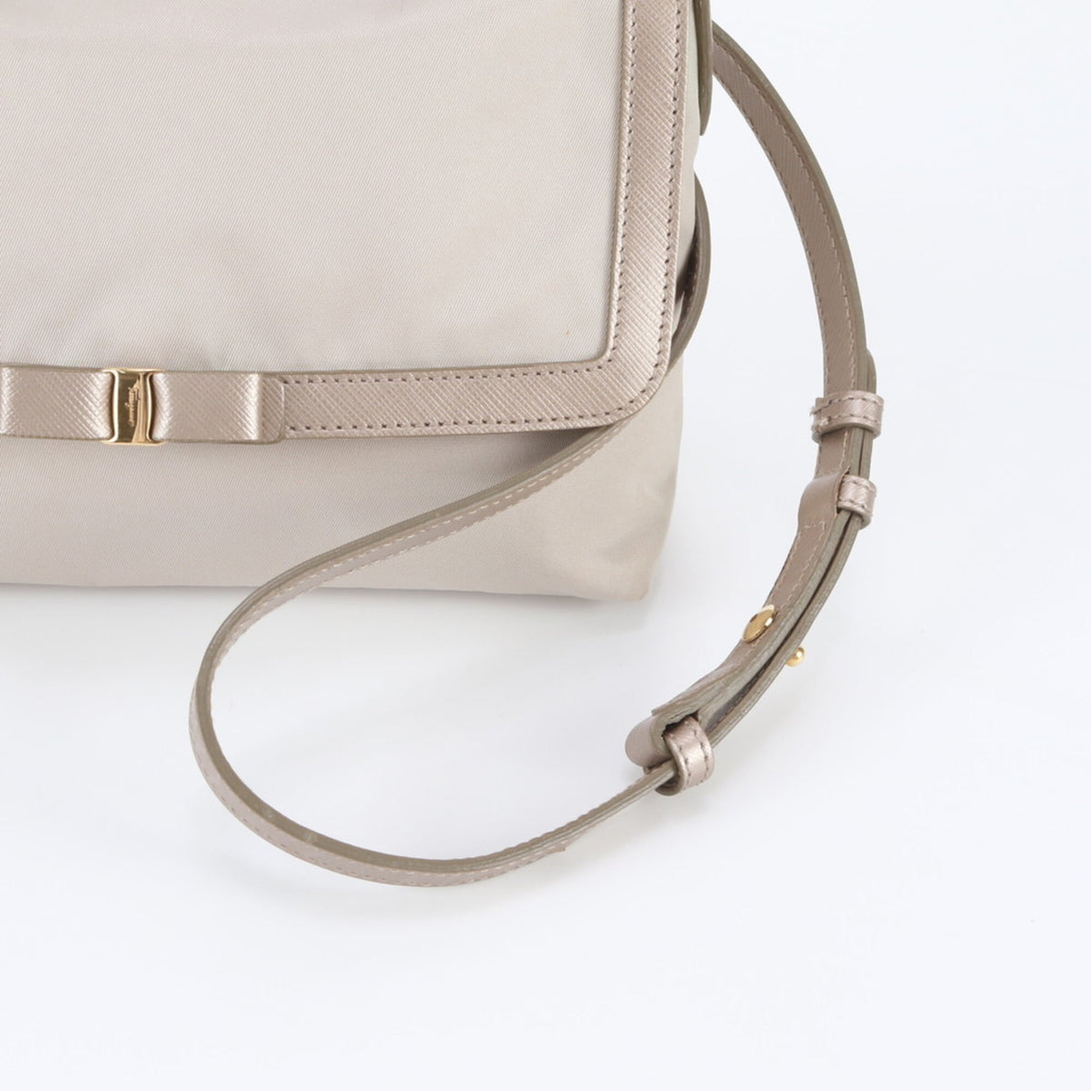 Salvatore Ferragamo Beige Leather Nylon Shoulder Bag (Pre-Owned)