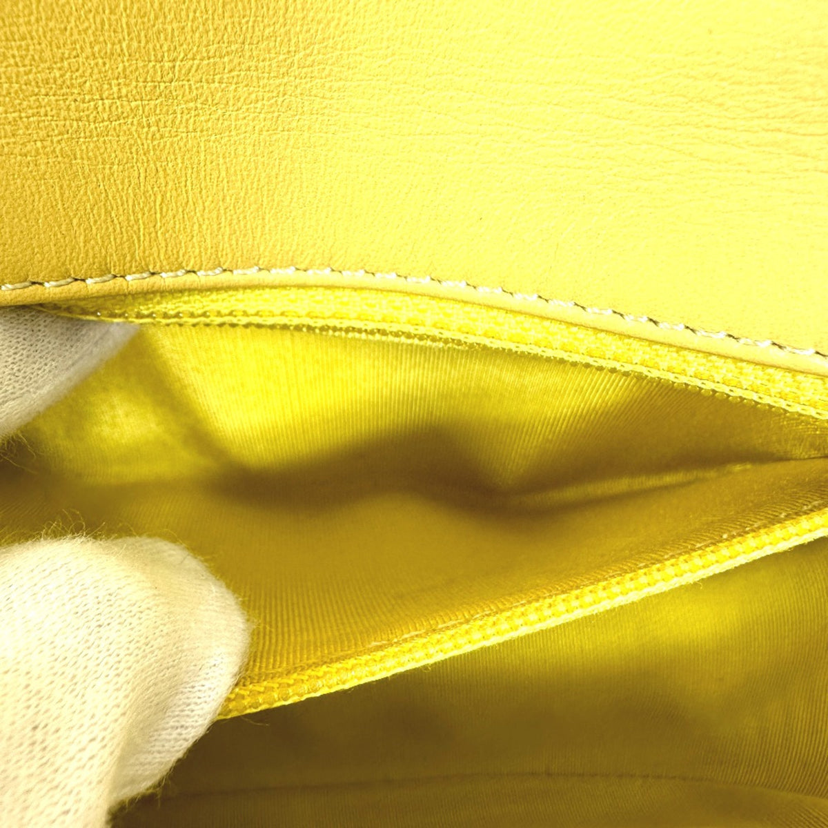Chanel Yellow Leather Shoulder Bag (Pre-Owned)