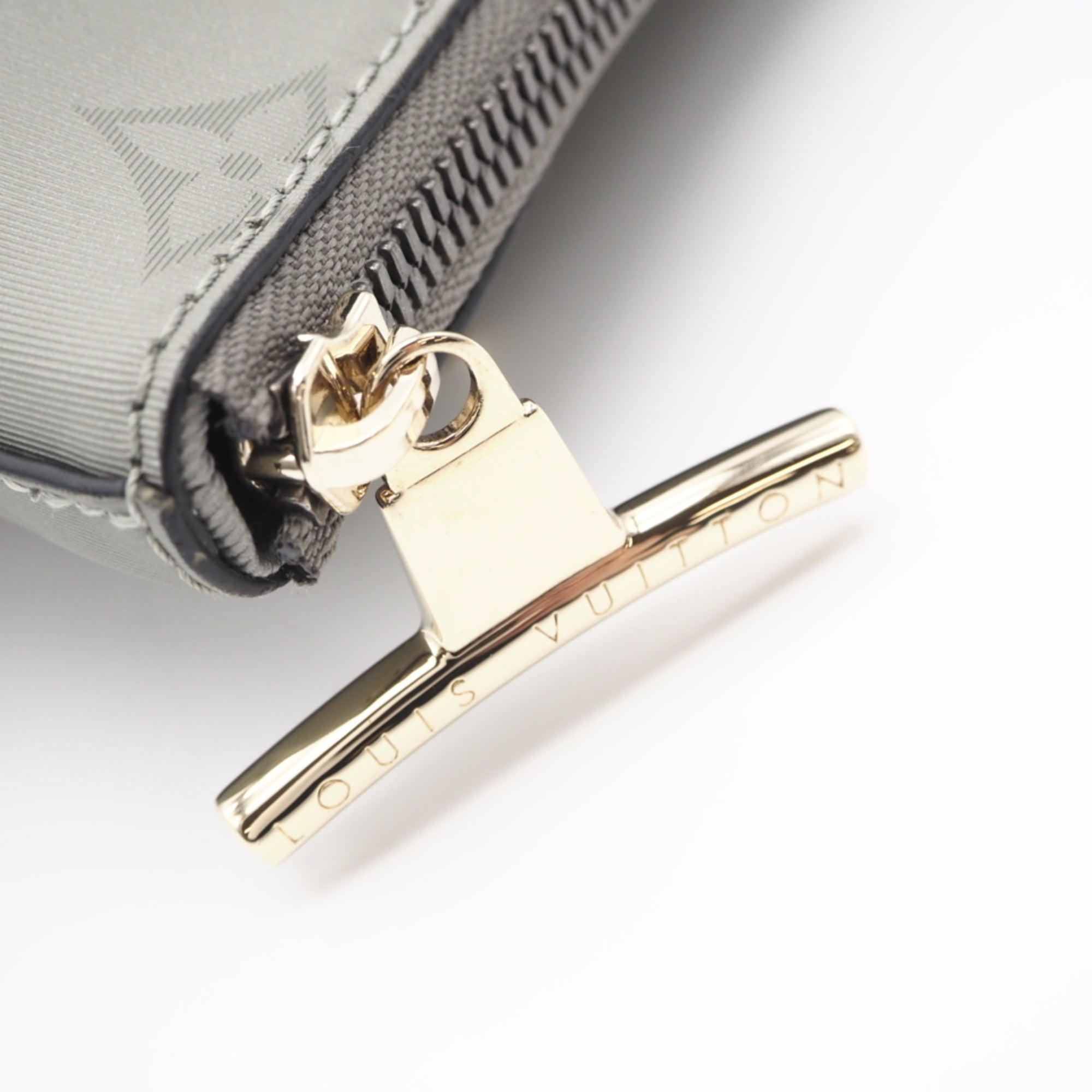 Louis Vuitton Gray Beige Monogram Clutch Bag Pochette (Pre-Owned)
