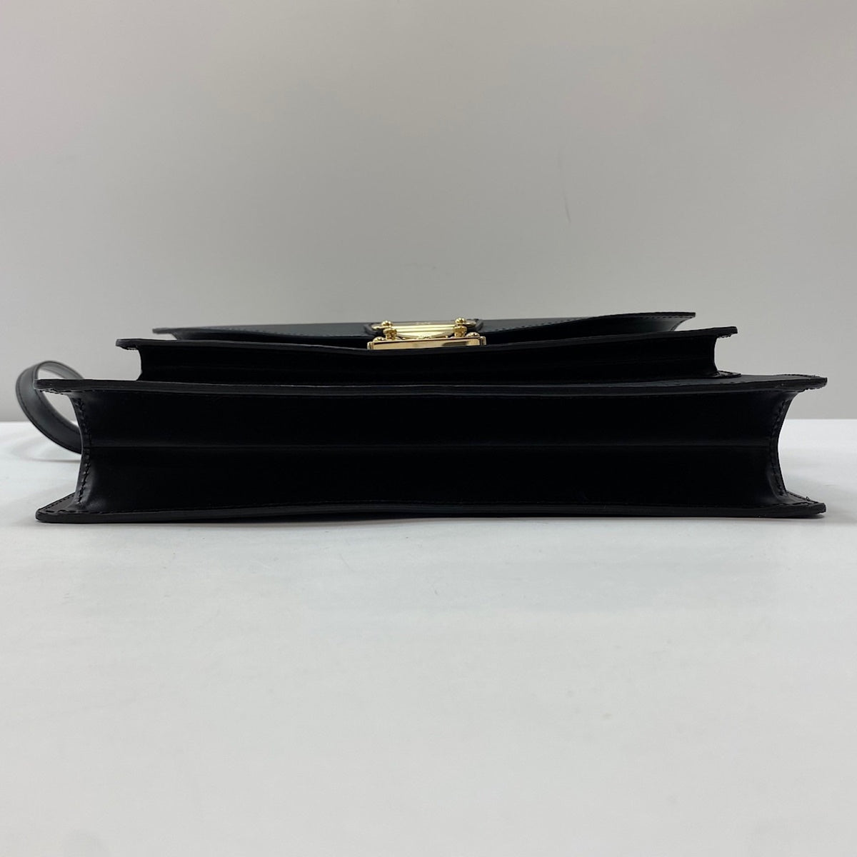 Louis Vuitton Black Handbag (Pre-Owned)
