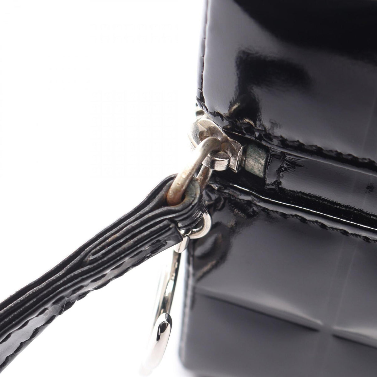 Chanel Chocolate Bar Black Patent Leather Handbag (Pre-Owned)