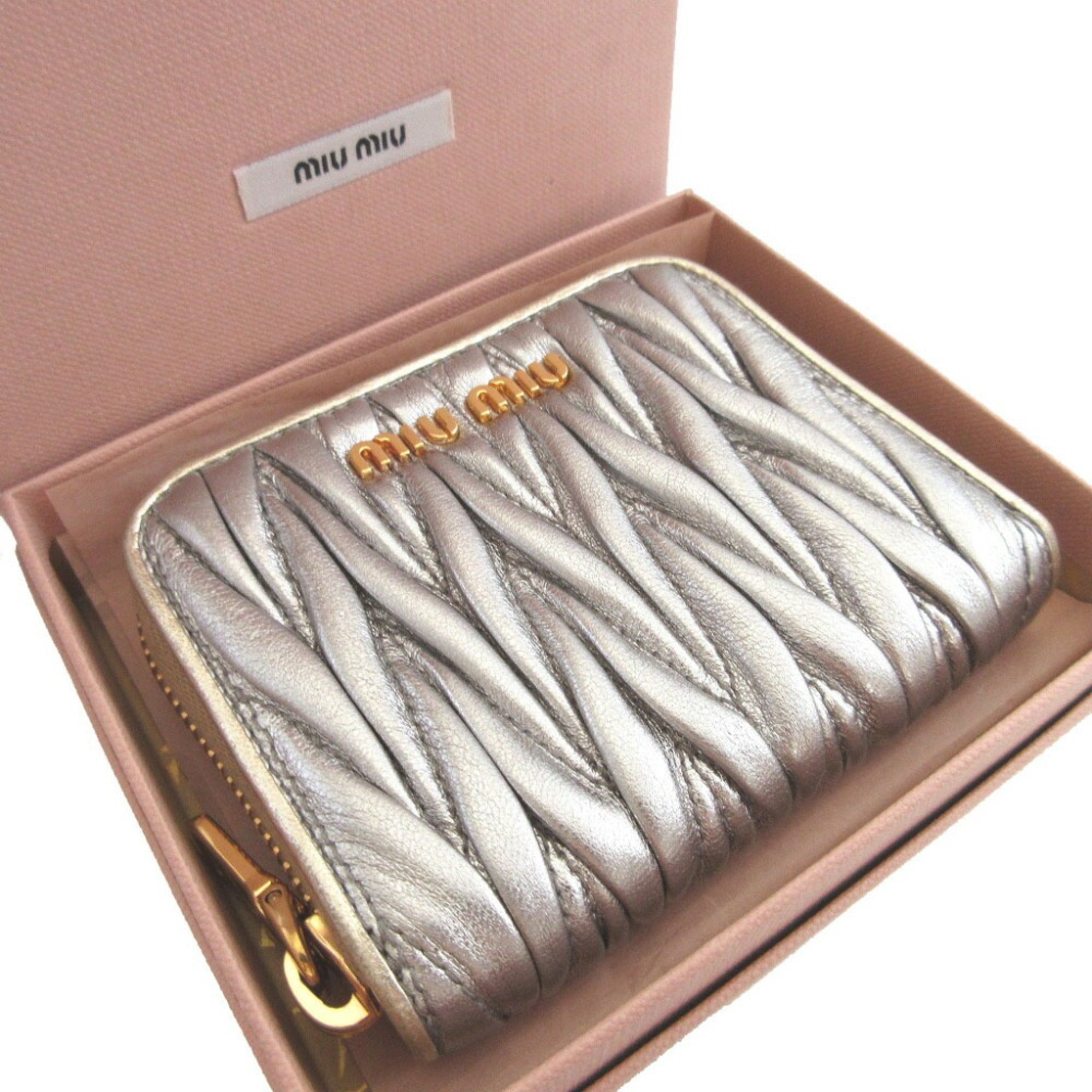 Miu Miu Matelasse Silver Leather Coin Purse/Coin Case (Pre-Owned)