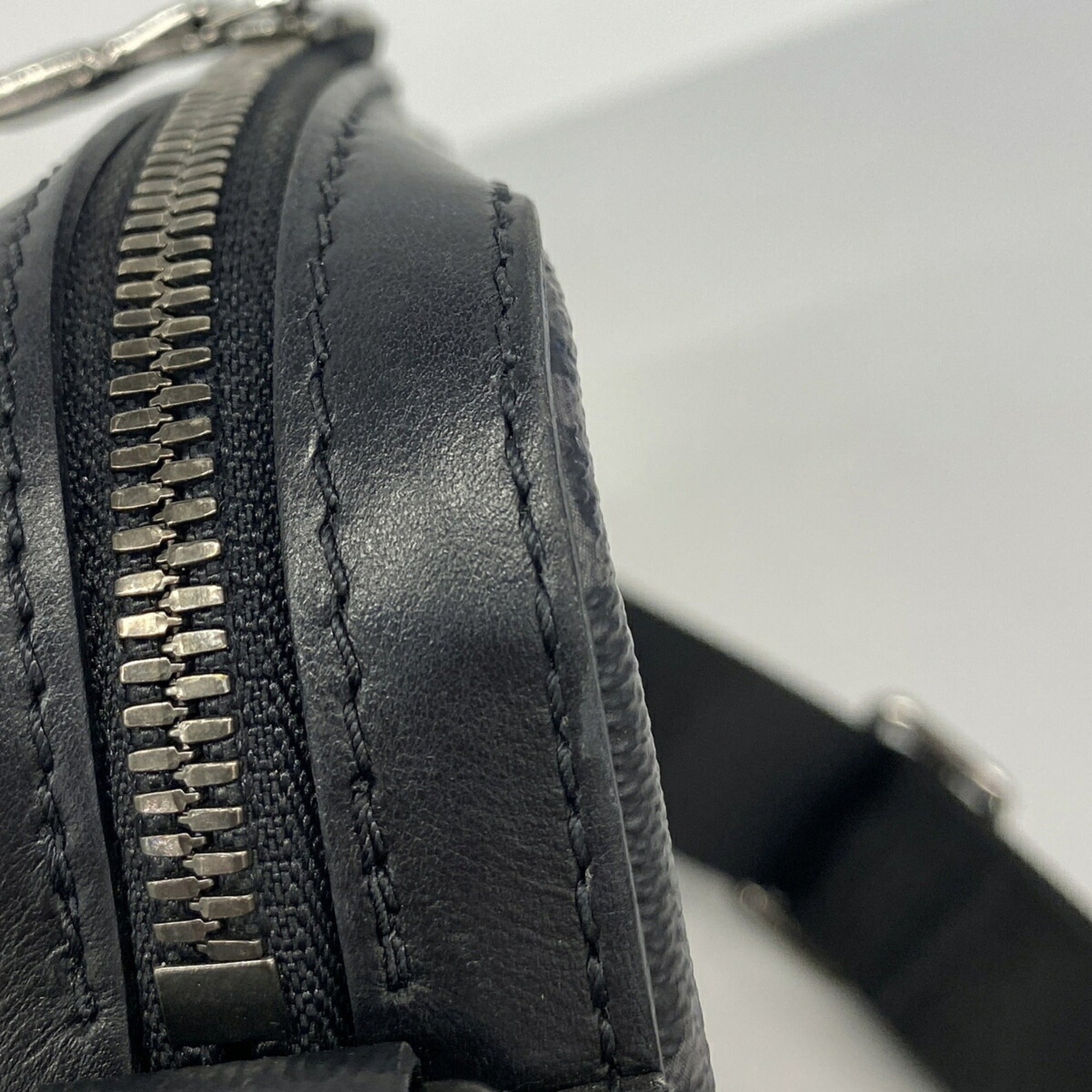 Louis Vuitton Black Gray Shoulder Bag (Pre-Owned)