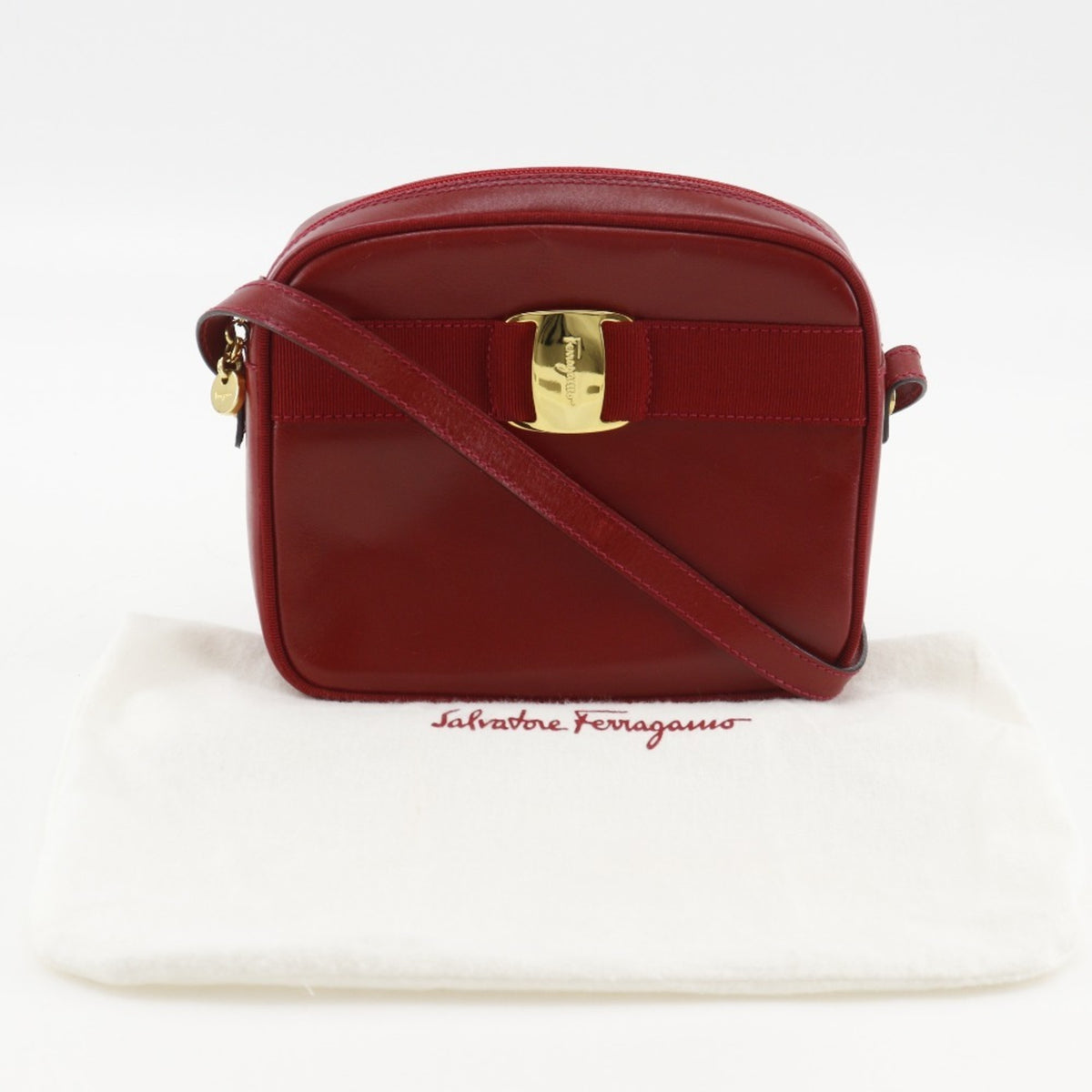 Salvatore Ferragamo Vara Red Color Leather Shoulder Bag (Pre-Owned)