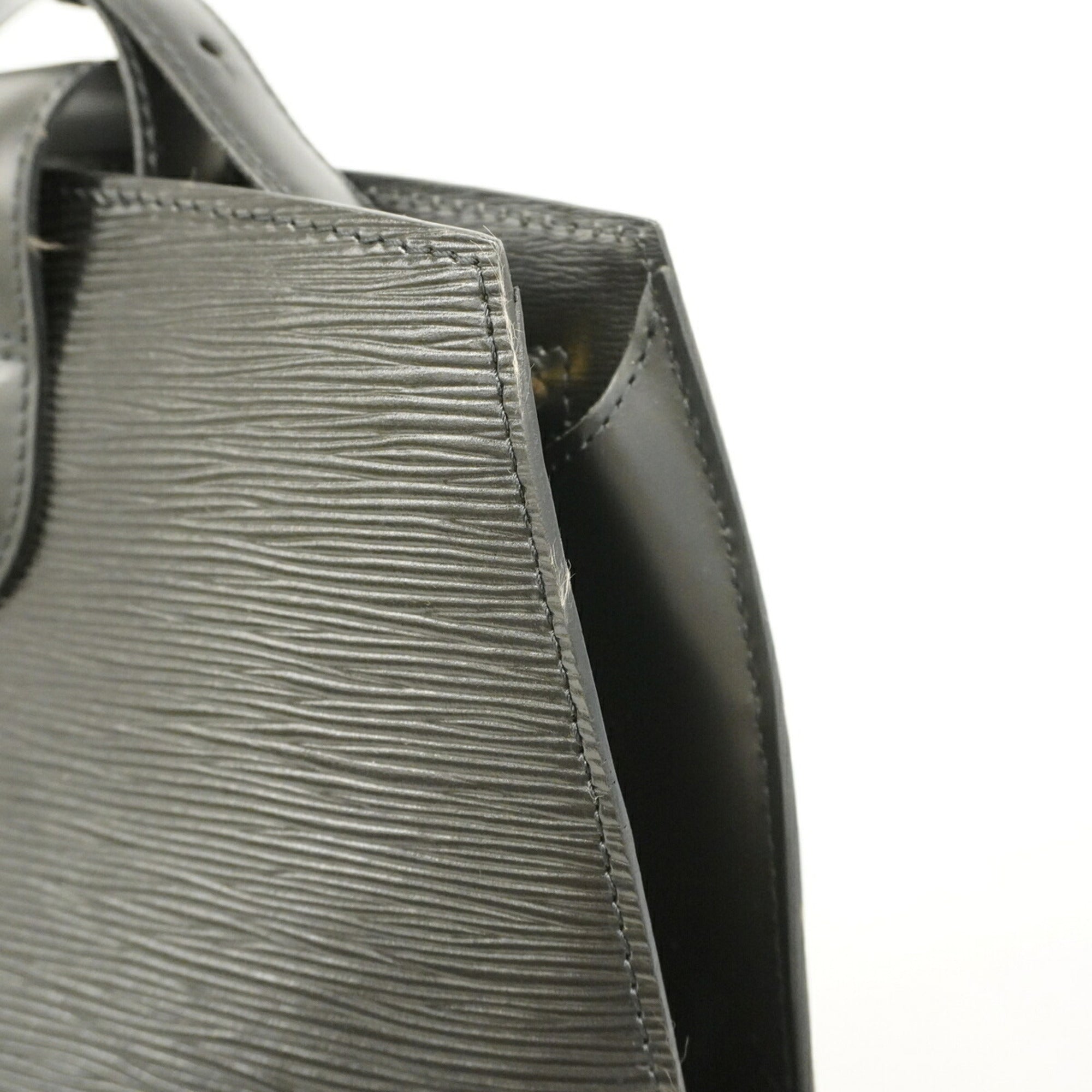 Louis Vuitton Noir Shoulder Bag (Pre-Owned)