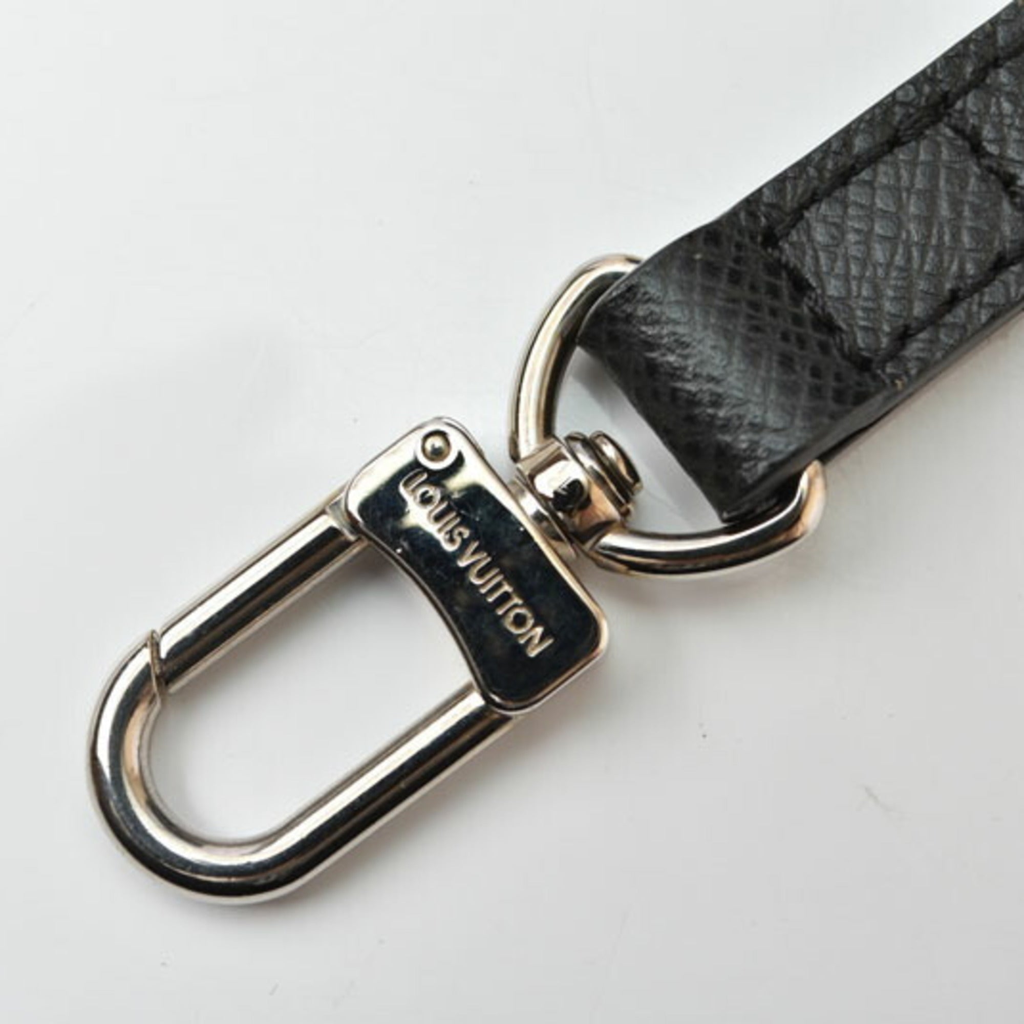 Louis Vuitton Ardoise Black Taiga Leather Clutch Bag (Pre-Owned)