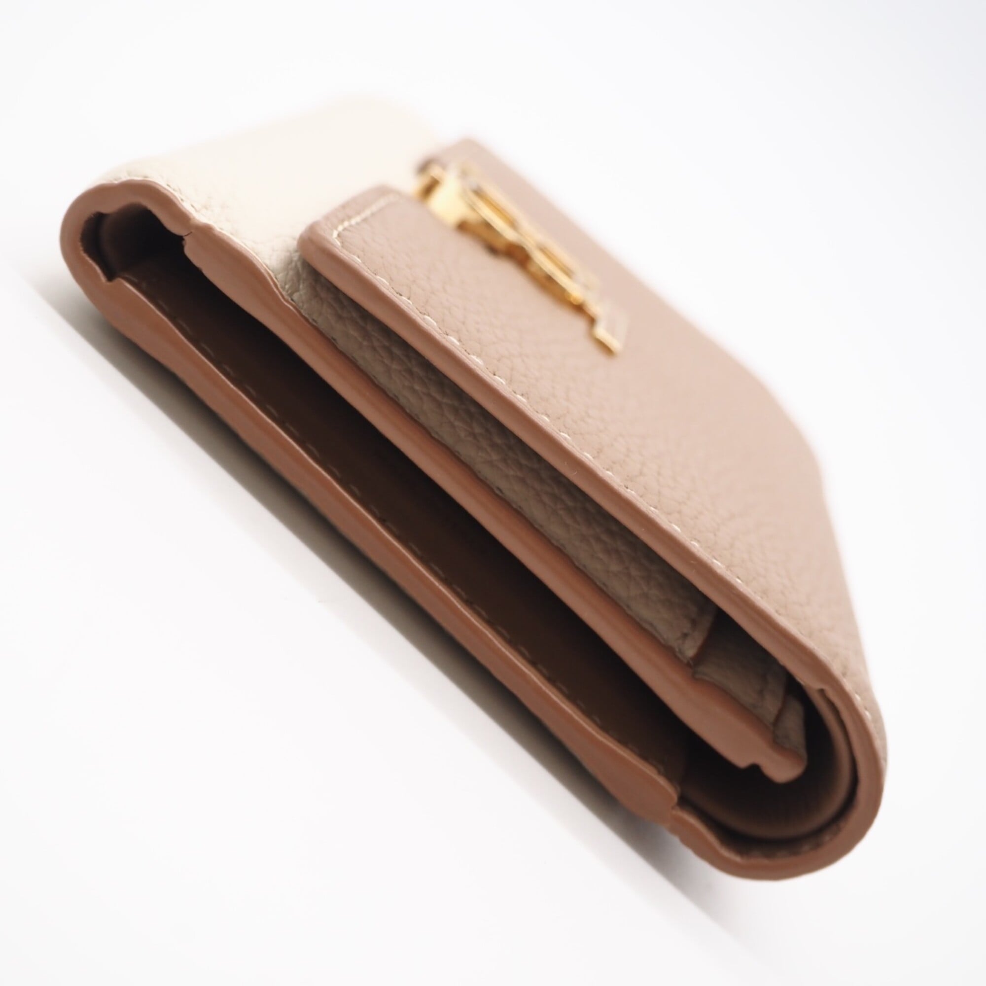 Burberry Beige Cream Leather Wallet (Tri-Fold) (Pre-Owned)