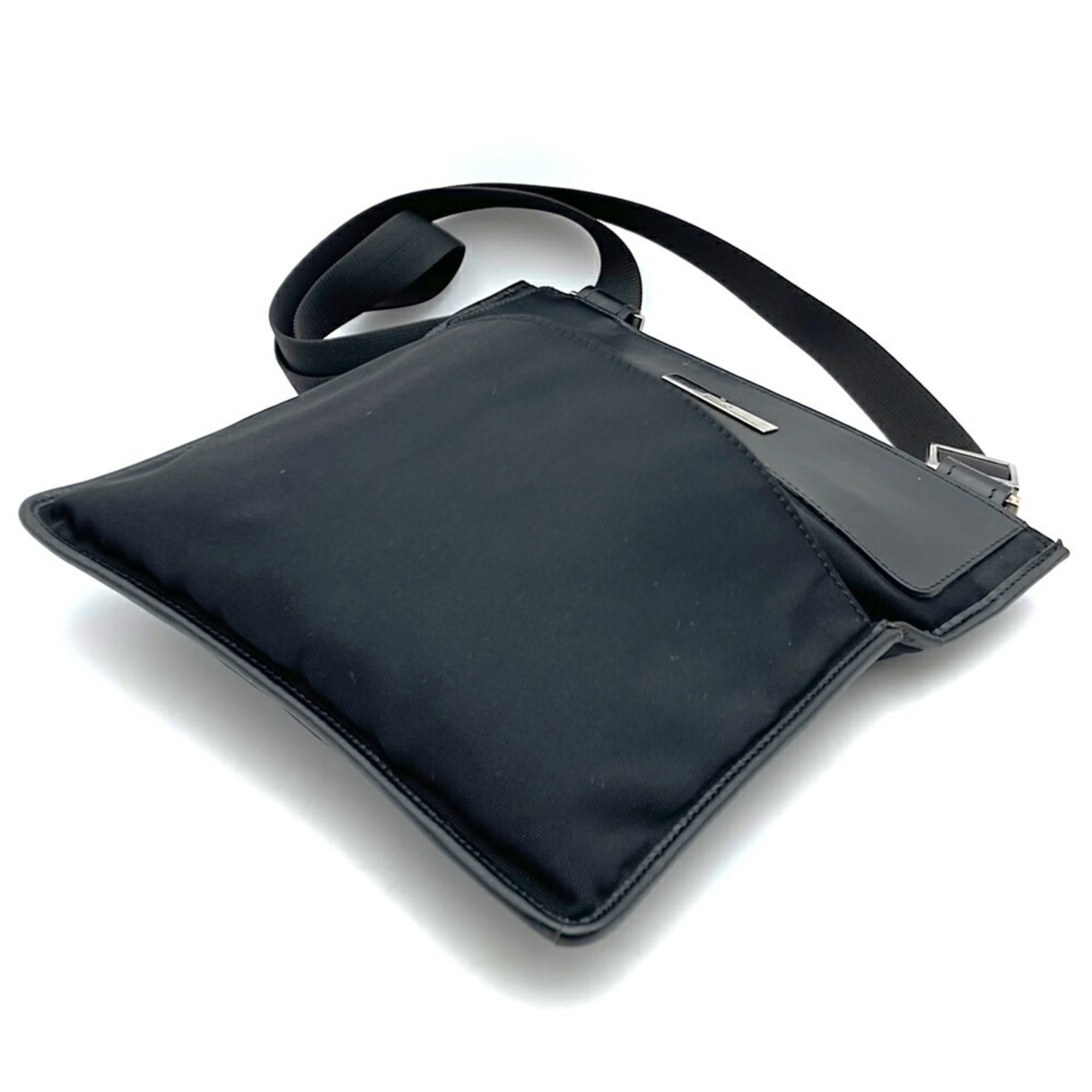 Gucci Black Nylon Leather Shoulder Bag (Pre-Owned)