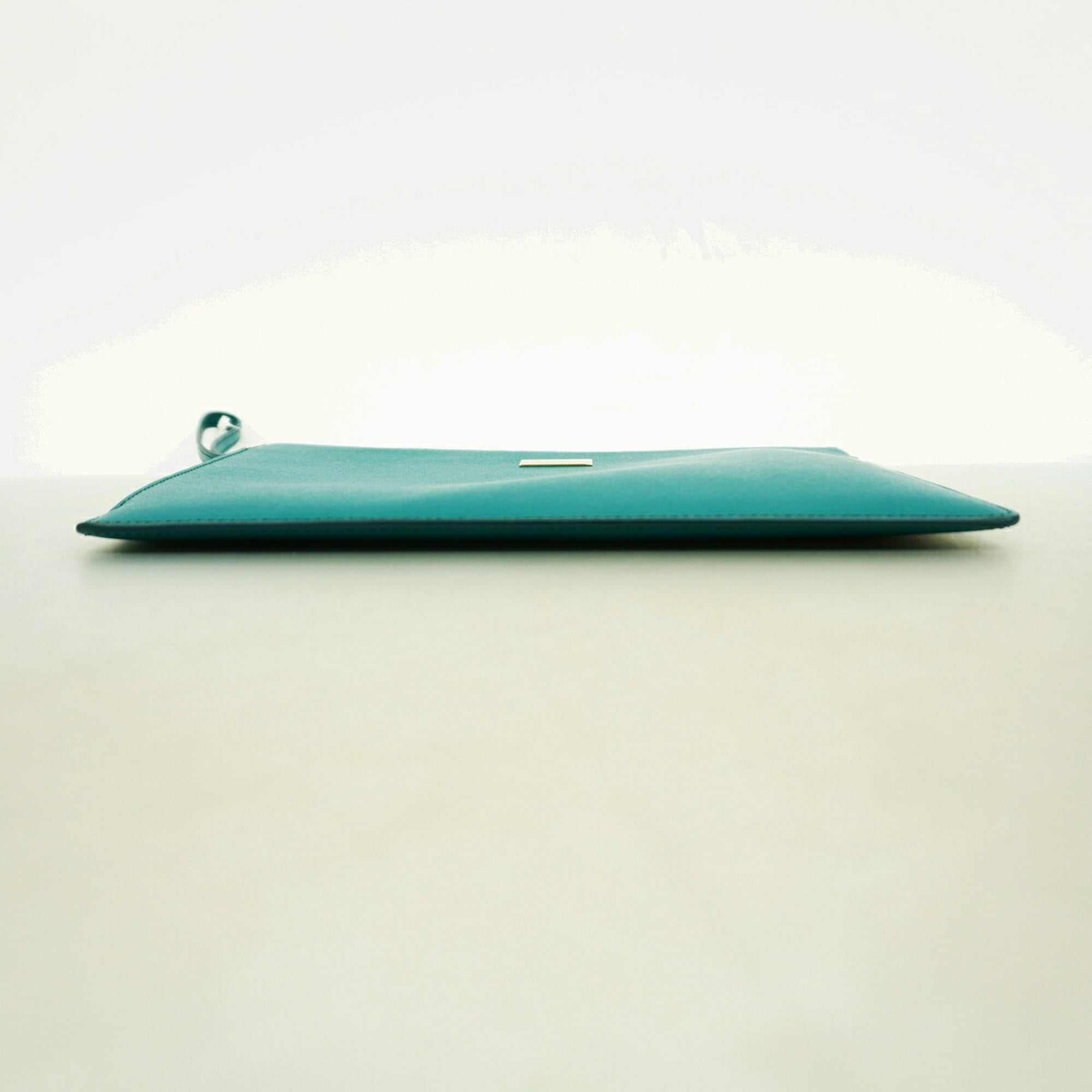 Salvatore Ferragamo Green Leather Clutch Bag (Pre-Owned)