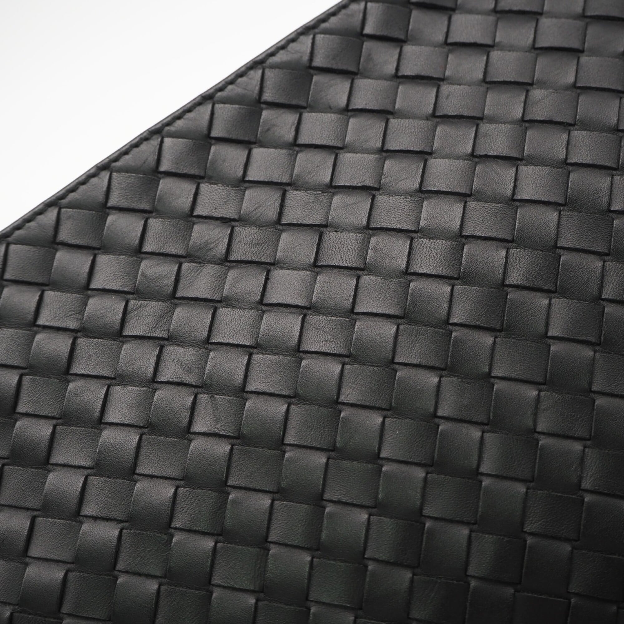 Bottega Veneta Intrecciato Black Leather Shoulder Bag (Pre-Owned)