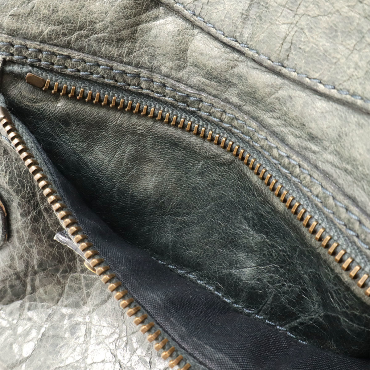 Balenciaga Green Leather Pochette Shoulder Bag (Pre-Owned)