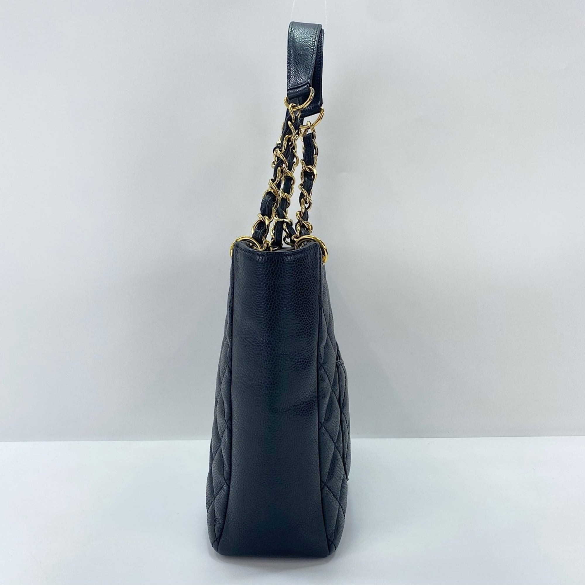 Chanel Matelasse Black Handbag (Pre-Owned)