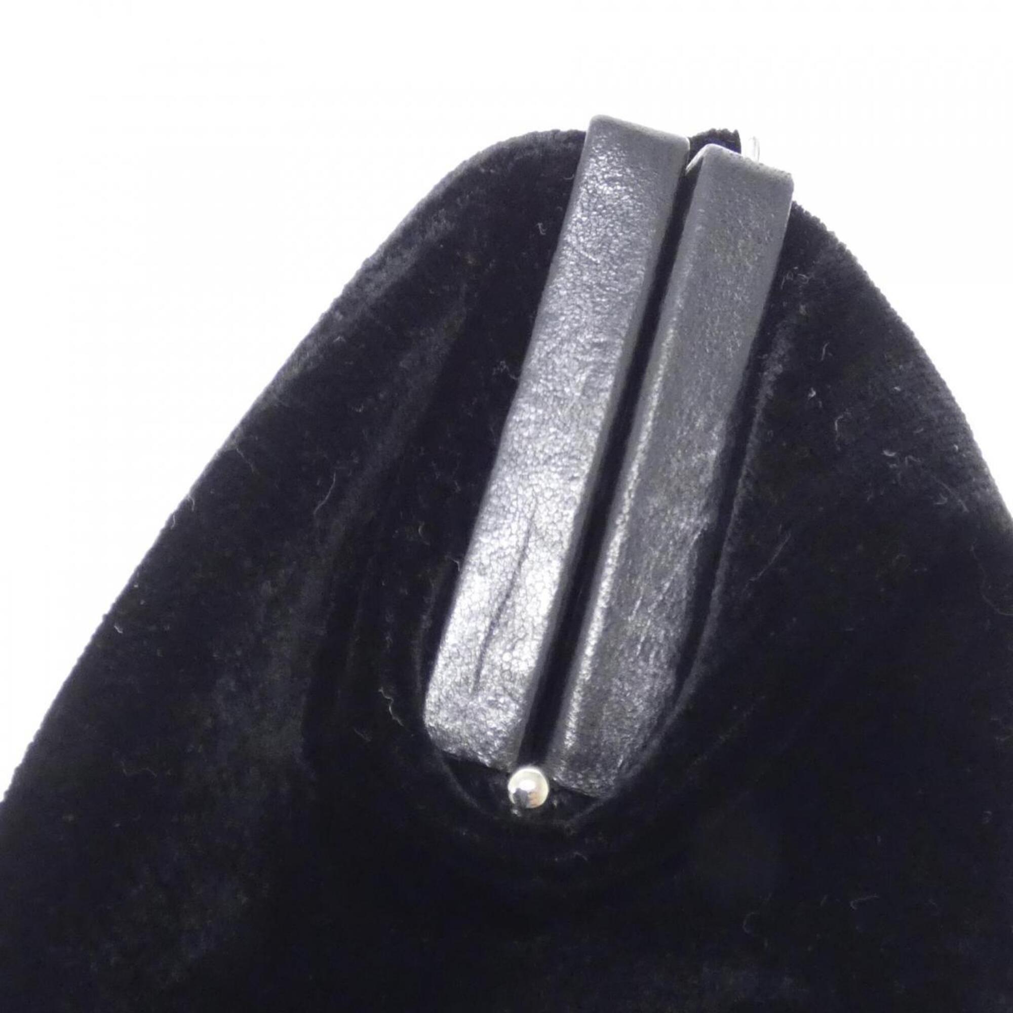 Chanel Black Leather Shoulder Bag (Pre-Owned)