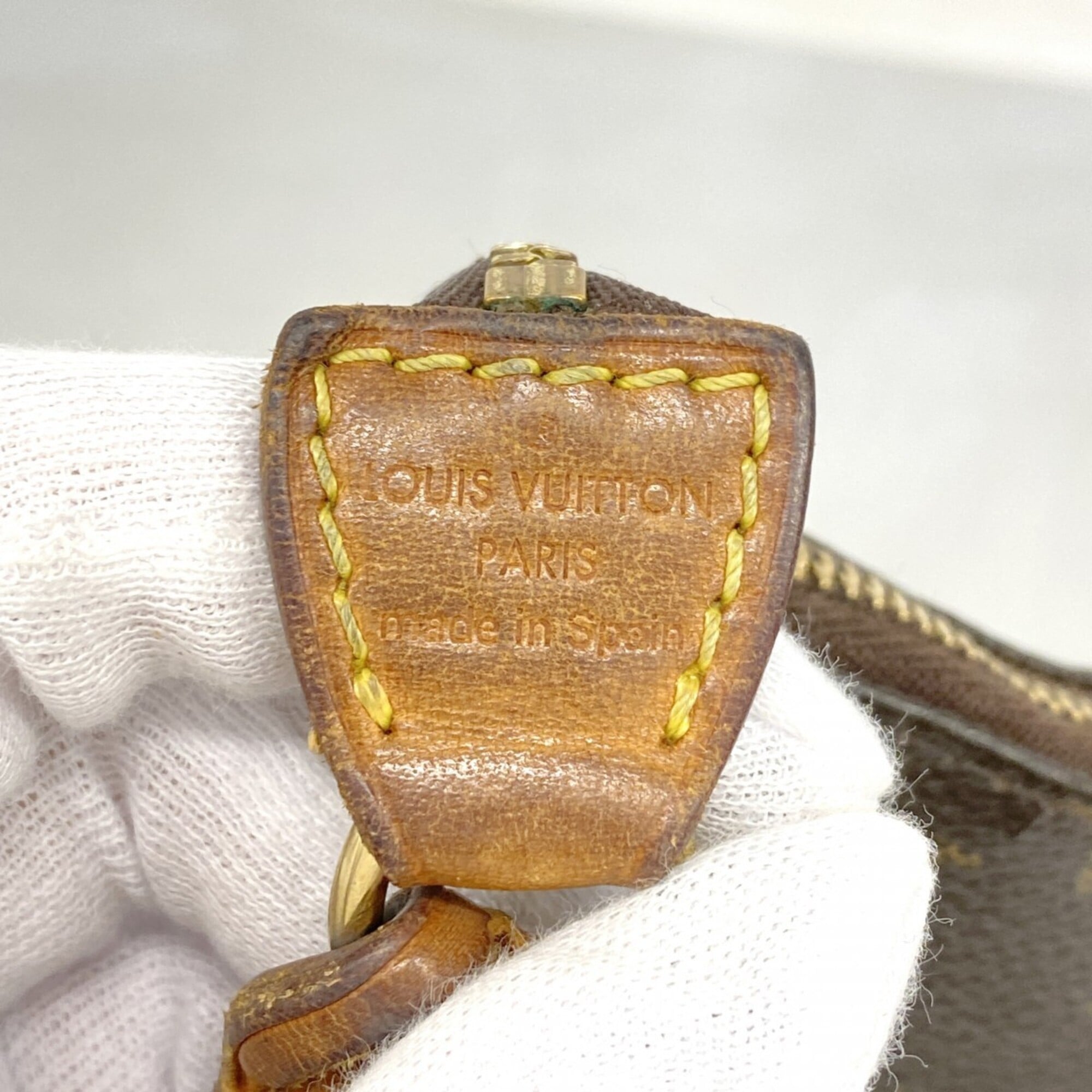 Louis Vuitton Brown Pouch (Pre-Owned)