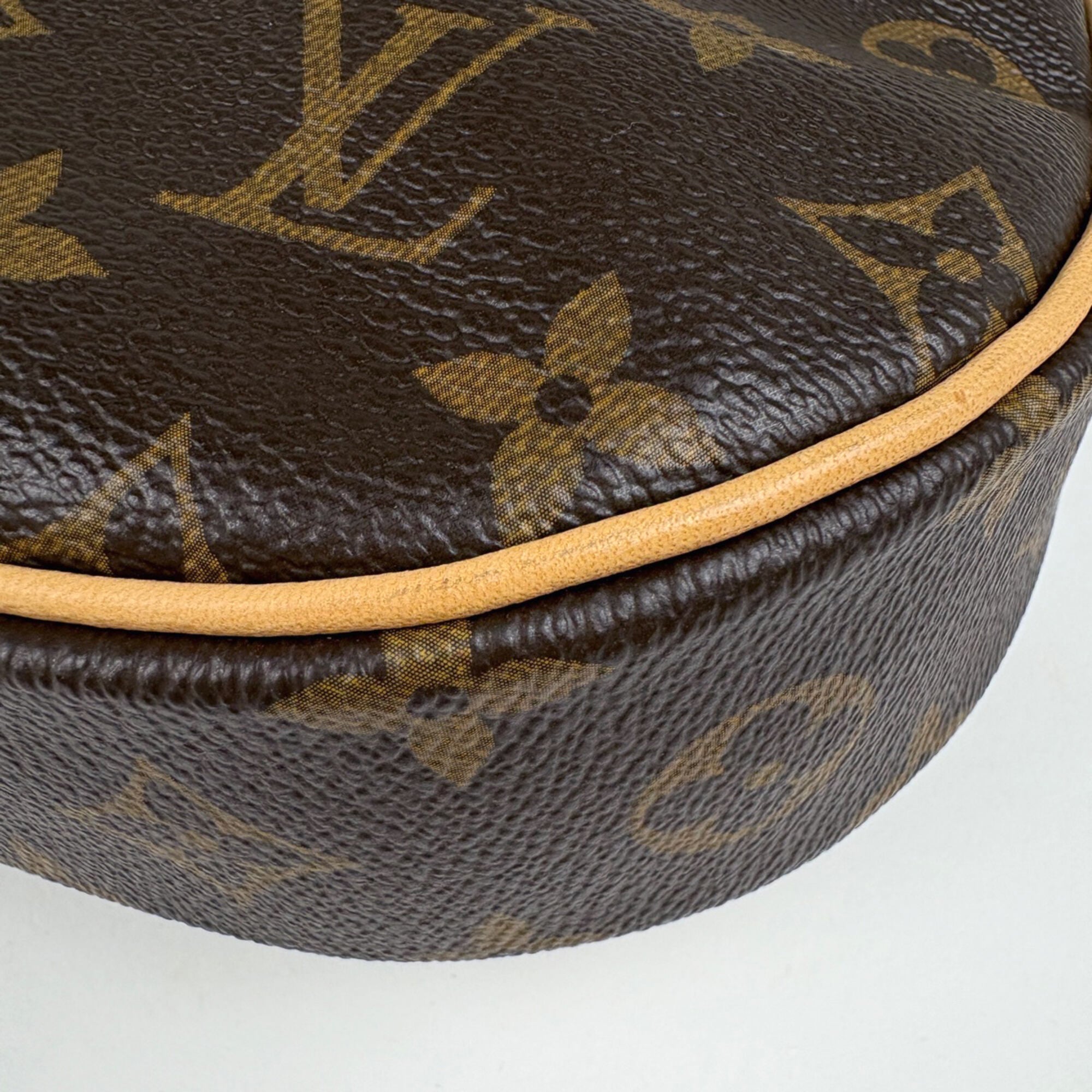 Louis Vuitton Brown Monogram Shoulder Bag (Pre-Owned)