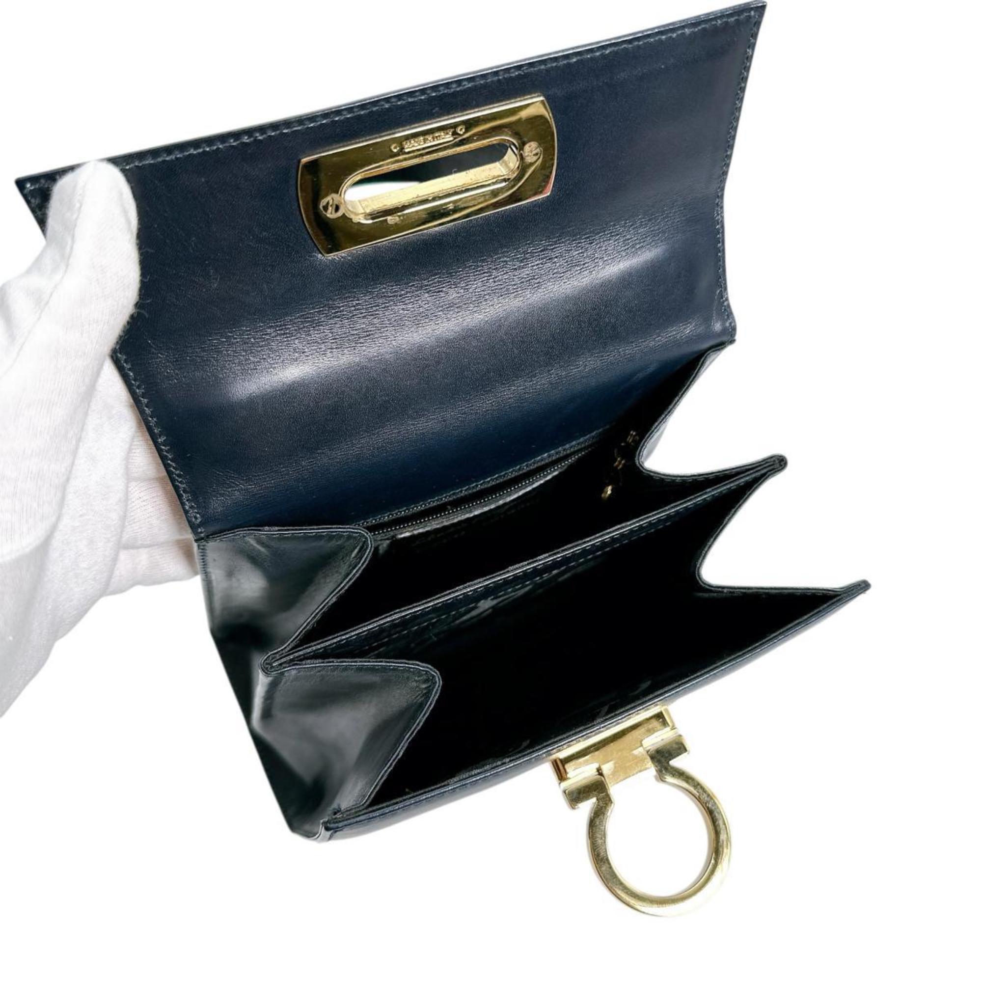 Salvatore Ferragamo Black Leather Handbag Shoulder Bag (Pre-Owned)