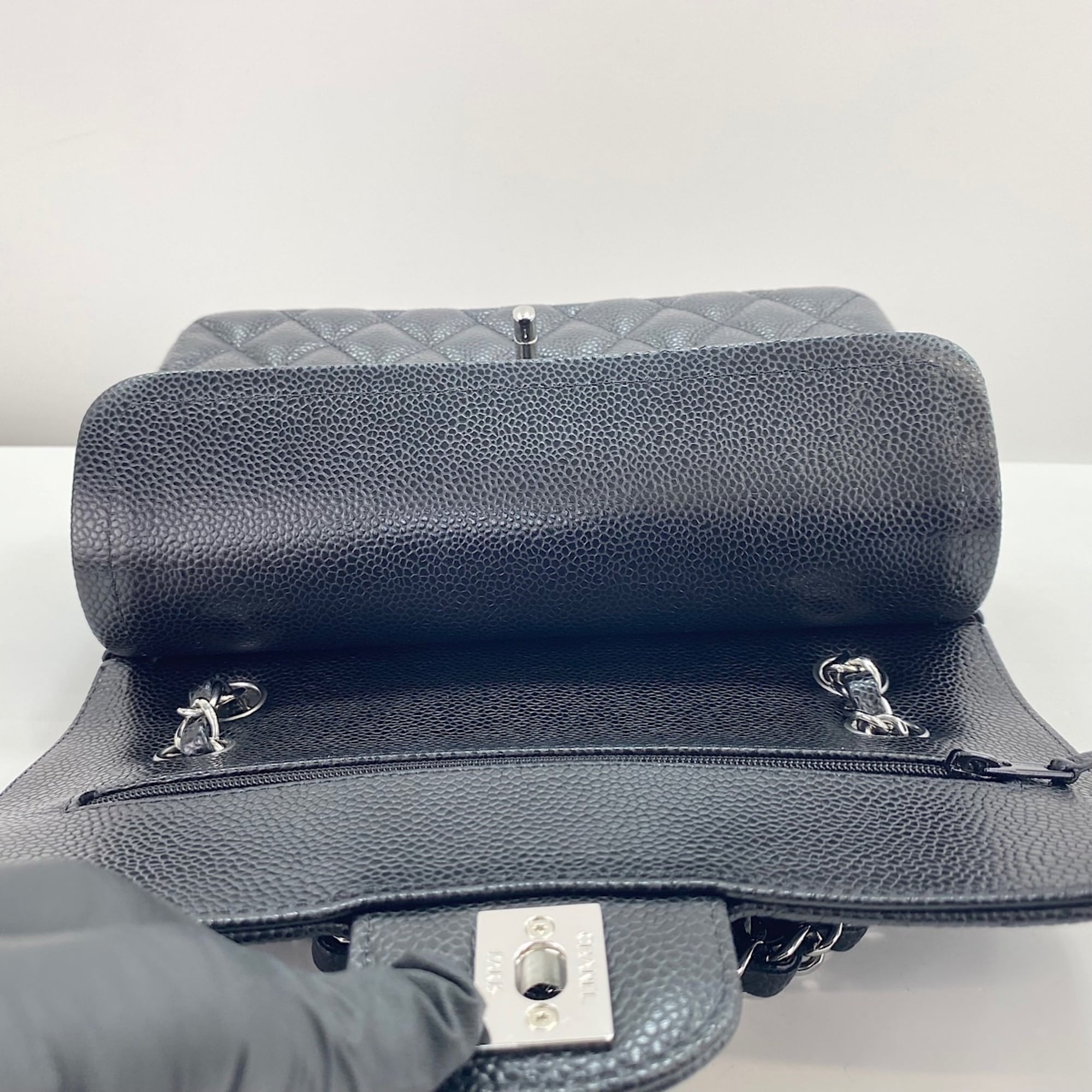 Chanel Matelasse Black Shoulder Bag (Pre-Owned)