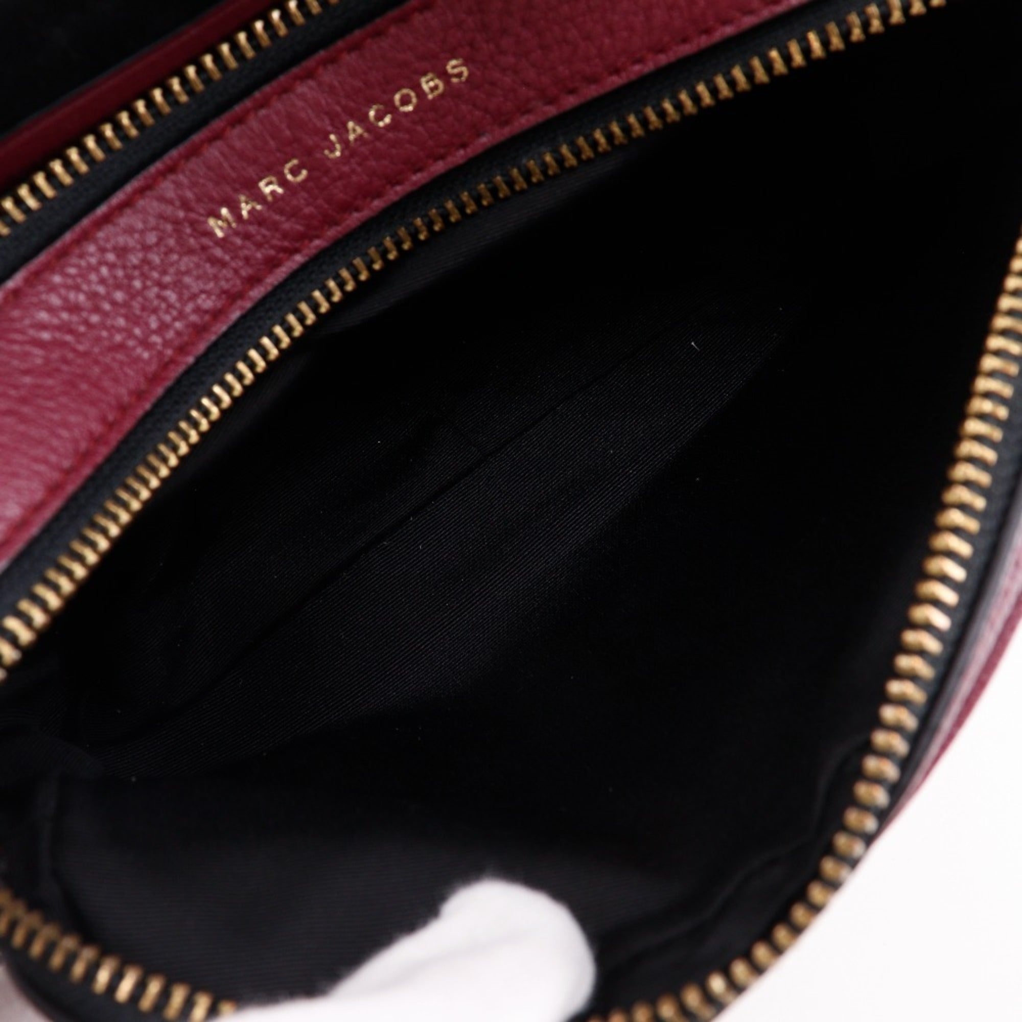Marc By Marc Jacobs Red Color Leather Shoulder Bag (Pre-Owned)