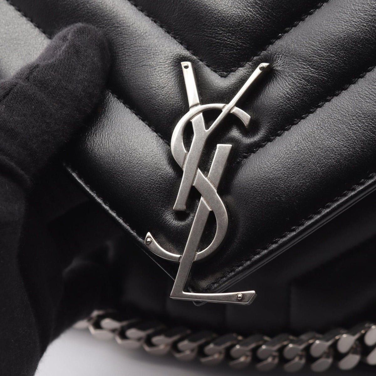 Saint Laurent Black Leather Handbag (Pre-Owned)