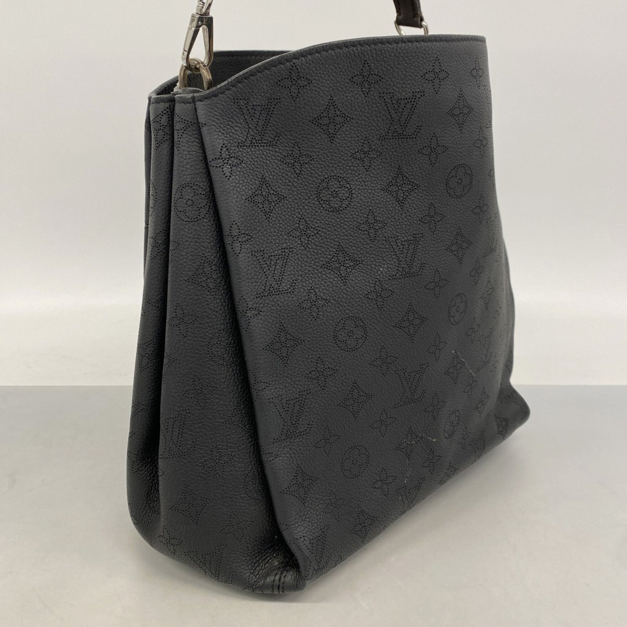 Louis Vuitton Noir Handbag (Pre-Owned)