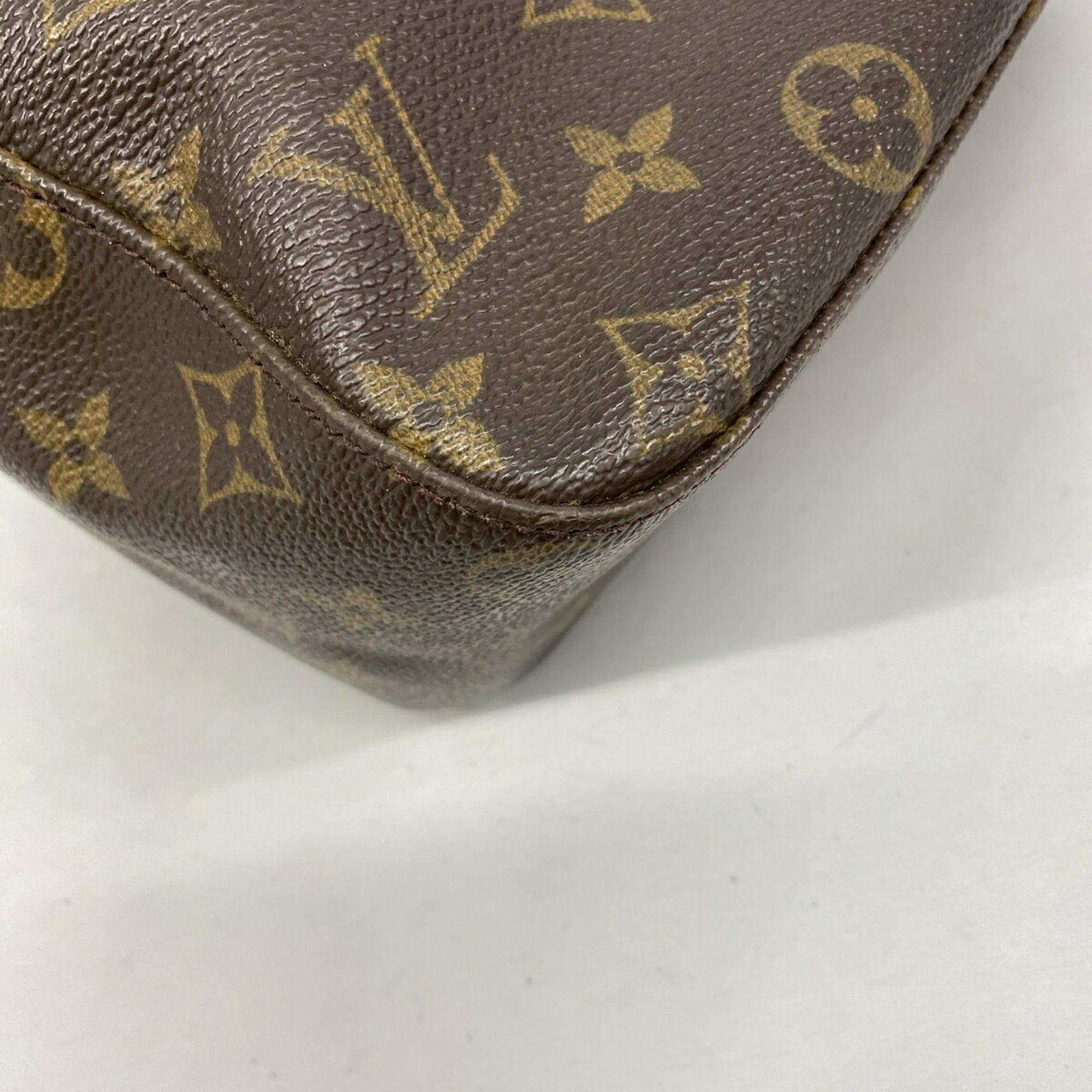 Louis Vuitton Brown Shoulder Bag (Pre-Owned)