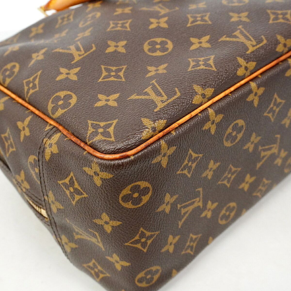 Louis Vuitton Brown Handbag (Pre-Owned)