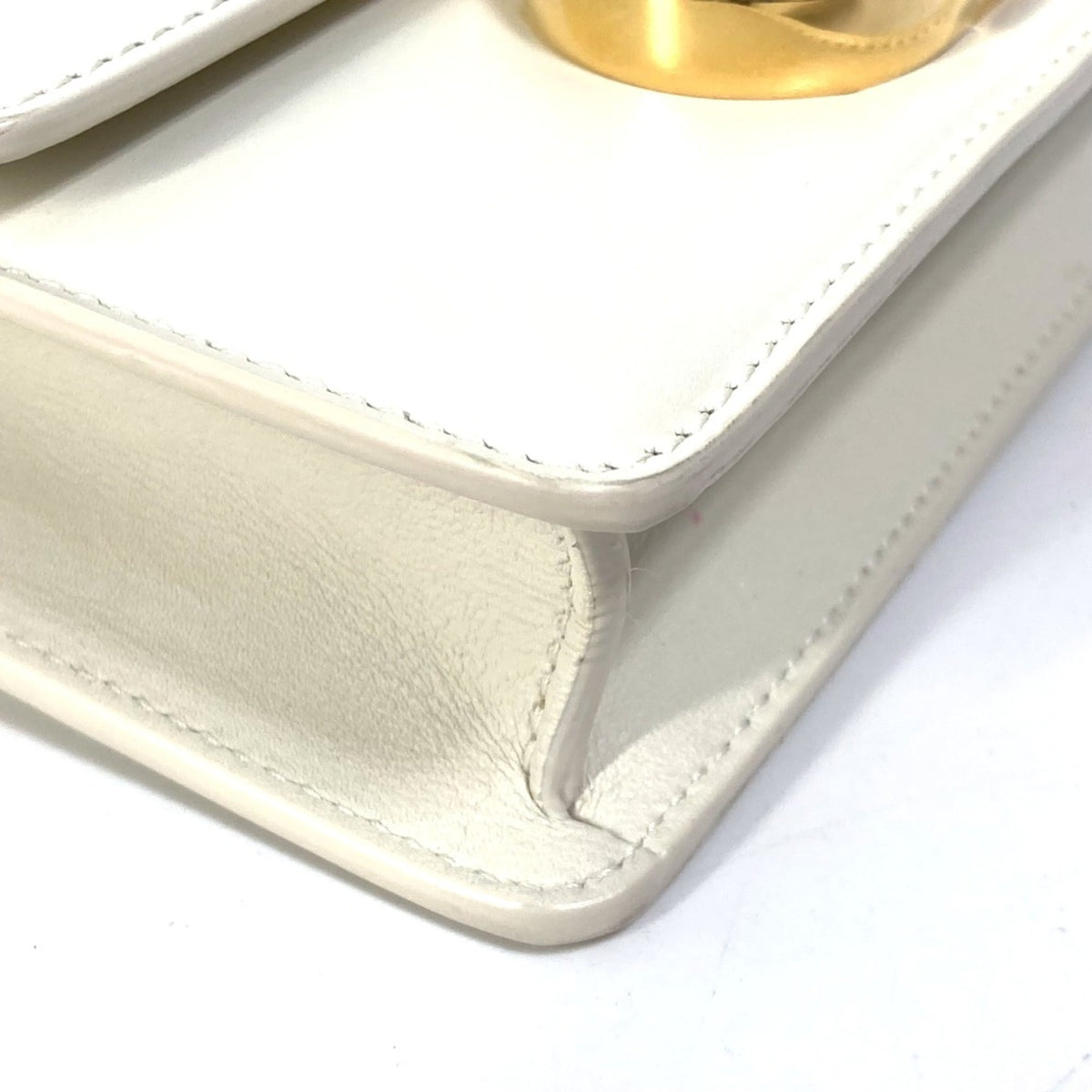 Christian Dior White Leather Shoulder Bag (Pre-Owned)