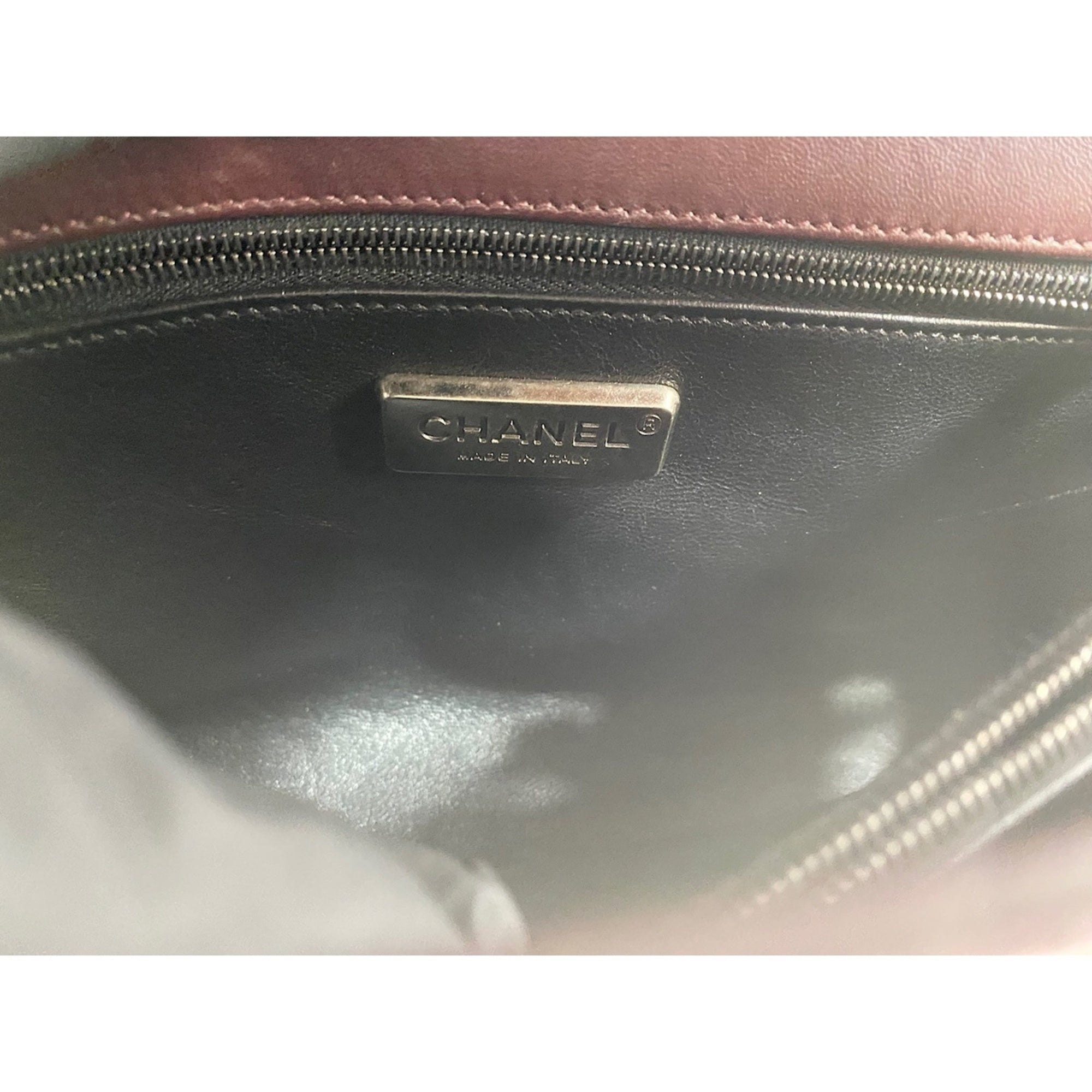 Chanel Red Color Wine Shoulder Bag (Pre-Owned)