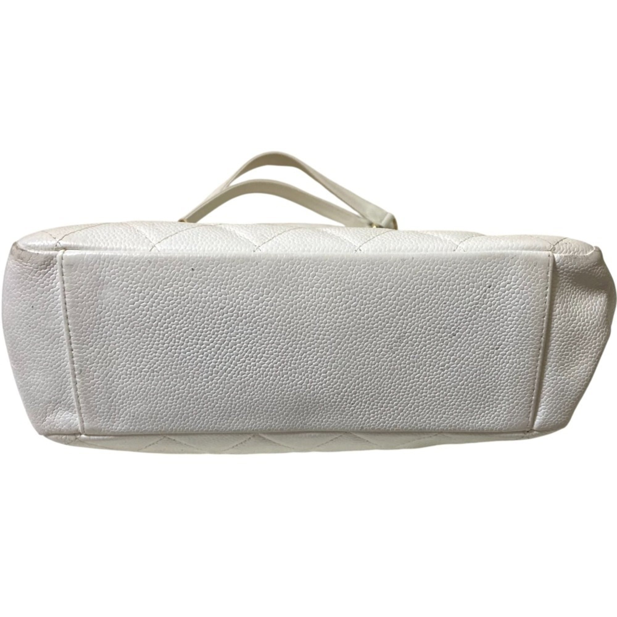 Chanel White Grained Calfskin Shoulder Bag (Pre-Owned)