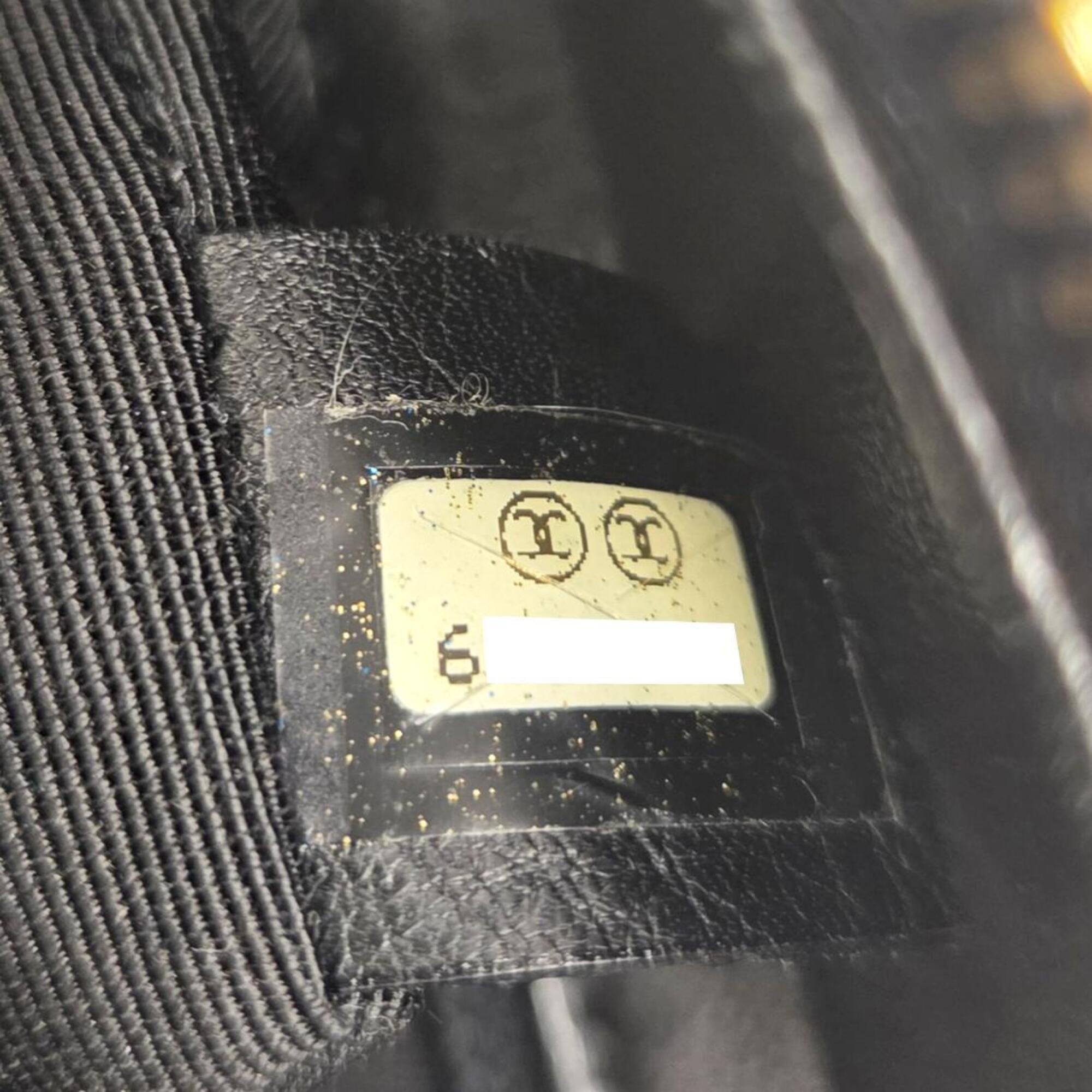 Chanel Black Grained Calfskin Tote Bag (Pre-Owned)