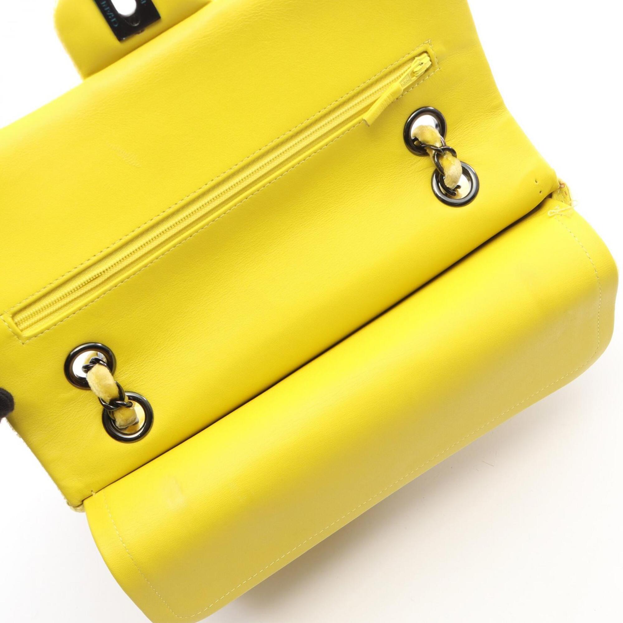 Chanel Yellow Fabric Handbag Shoulder Bag (Pre-Owned)