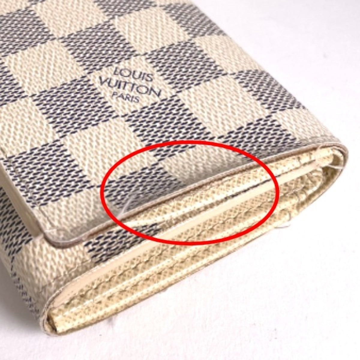 Louis Vuitton Wallet (Bi-Fold) (Pre-Owned)