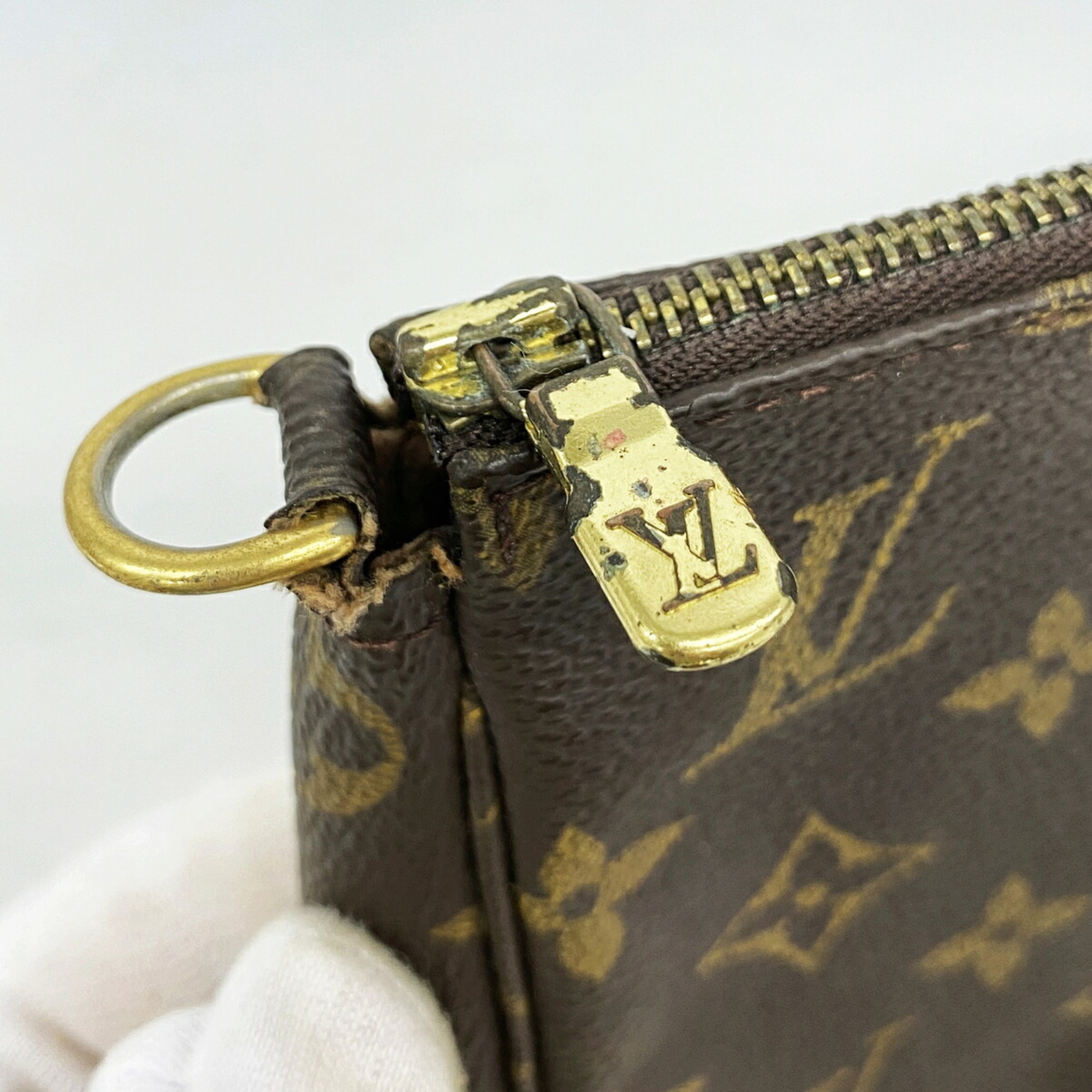 Louis Vuitton Brown Pouch (Pre-Owned)