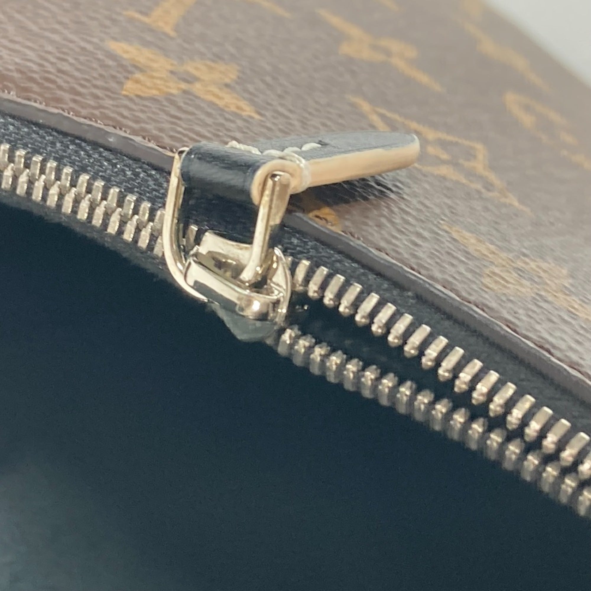 Louis Vuitton Black Brown Monogram Monogram Handbag Shoulder Bag (Pre-Owned)