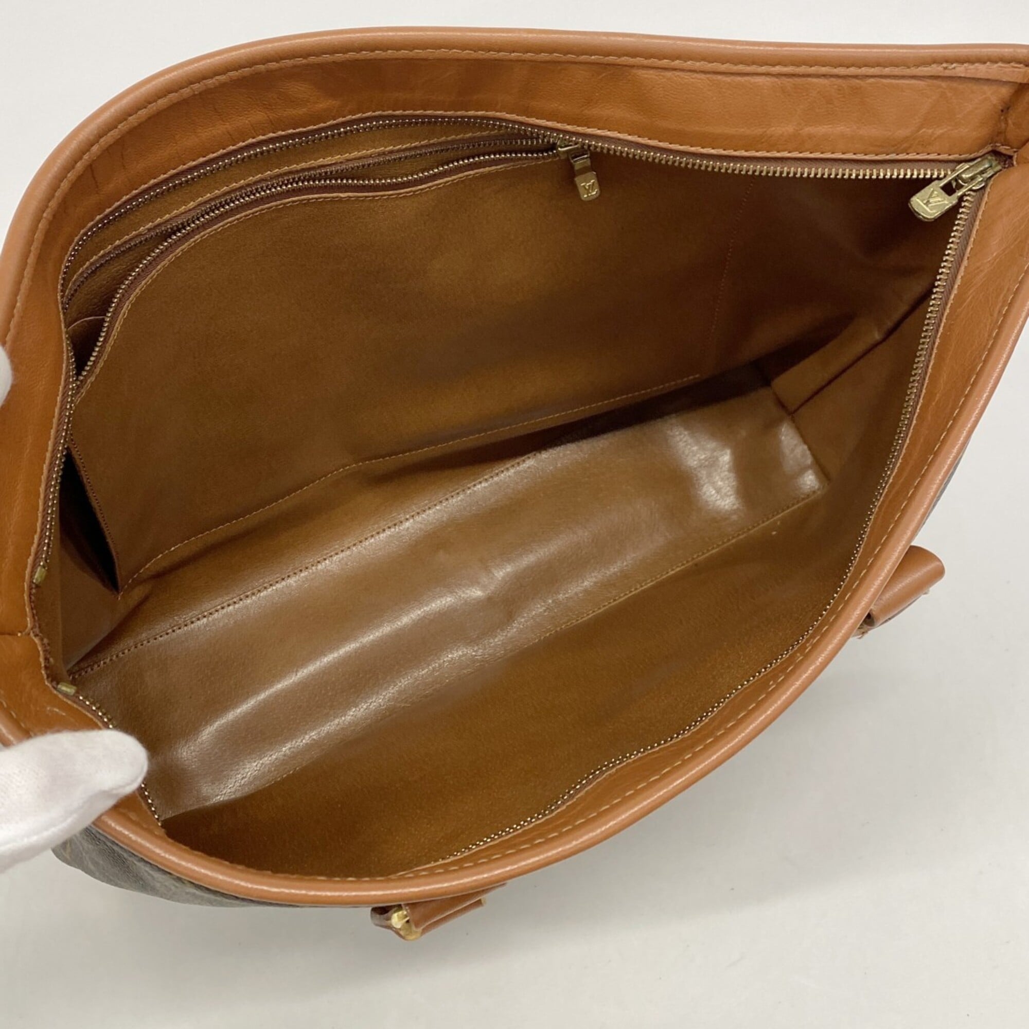 Louis Vuitton Brown Tote Bag (Pre-Owned)