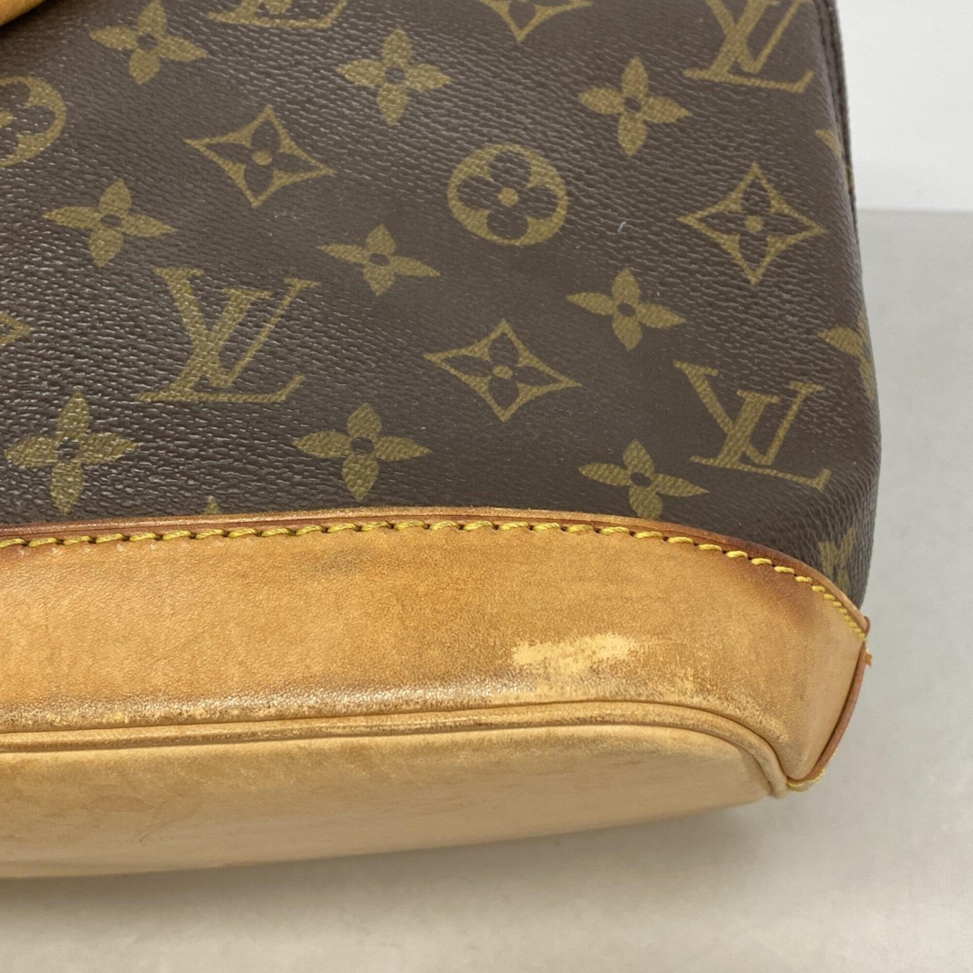 Louis Vuitton Brown Handbag (Pre-Owned)
