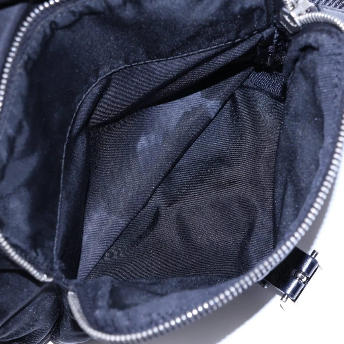 Prada Black Leather Nylon Messenger Bag Shoulder Bag (Pre-Owned)