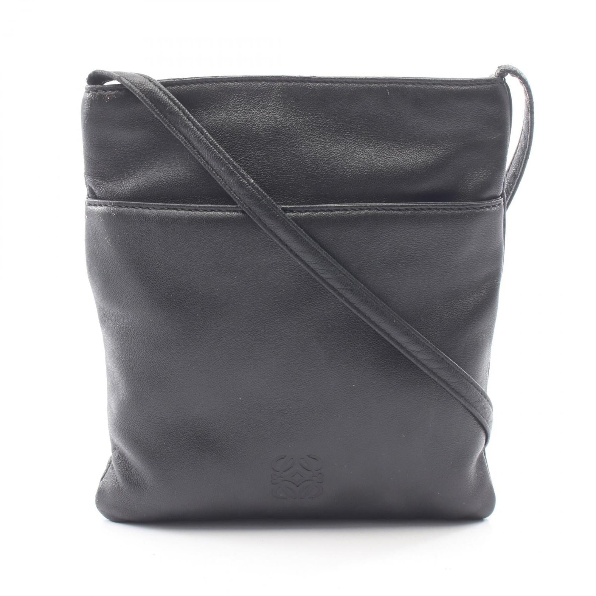 Loewe Black Leather Handbag Shoulder Bag (Pre-Owned)