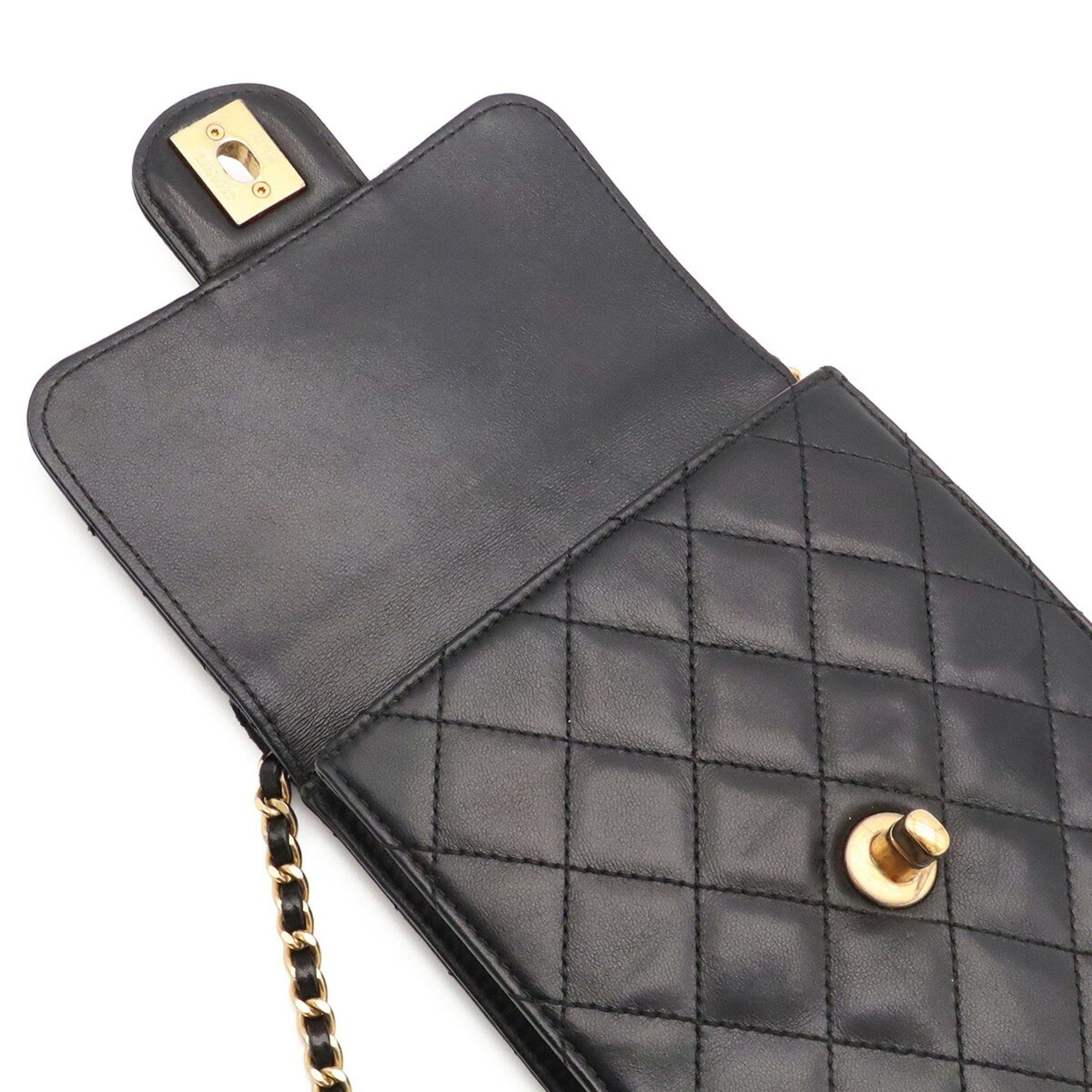 Chanel Black Leather Pochette Shoulder Bag (Pre-Owned)
